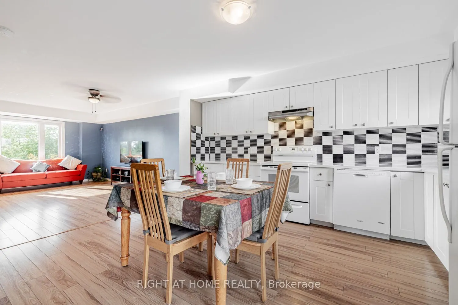 15943 Bayview Avenue, #9