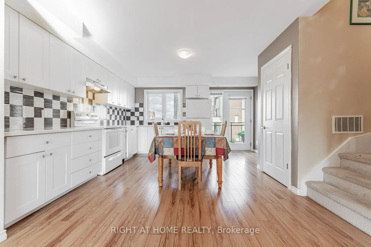 15943 Bayview Avenue, #9