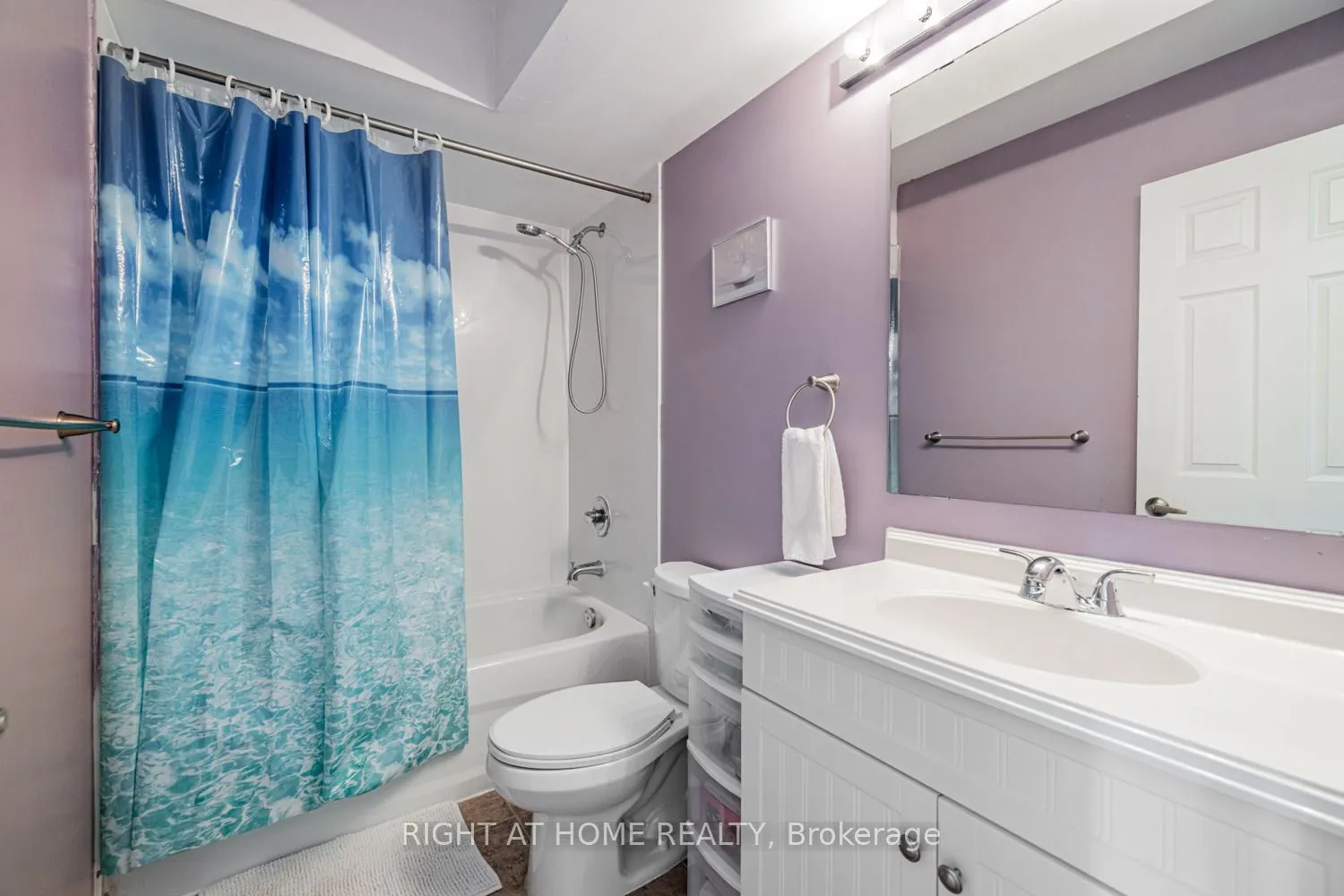 15943 Bayview Avenue, #9