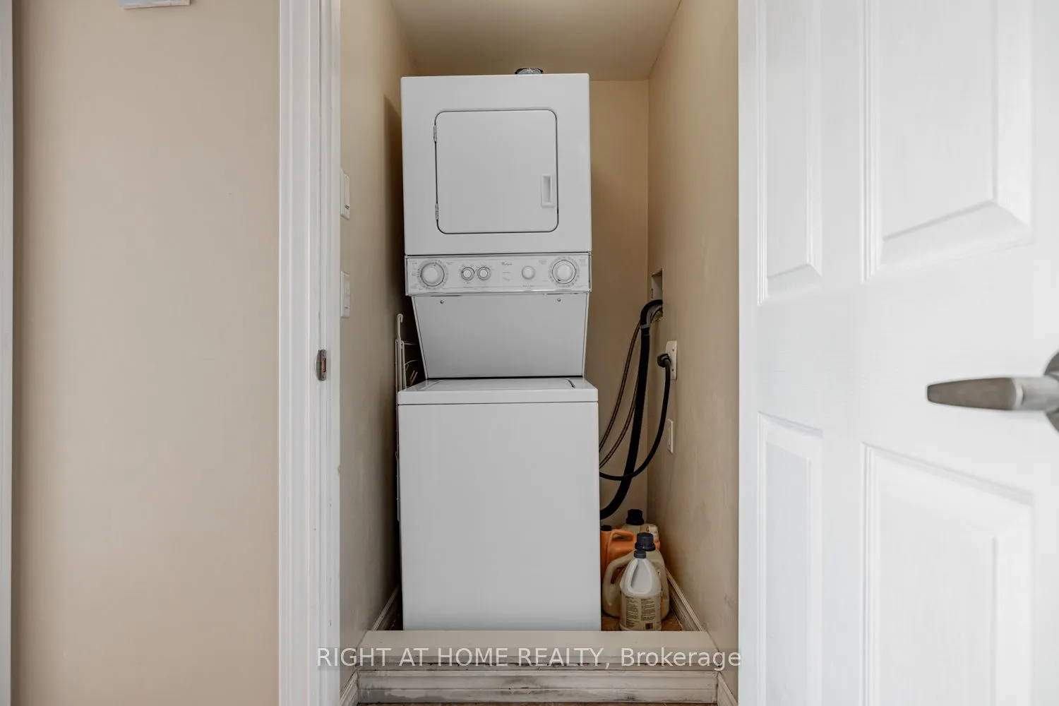 15943 Bayview Avenue, #9