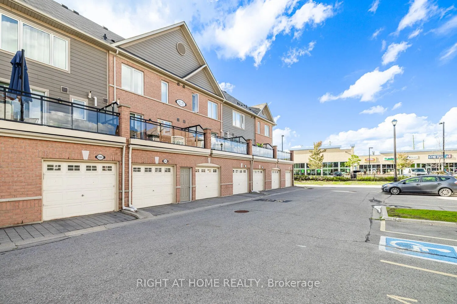 15943 Bayview Avenue, #9