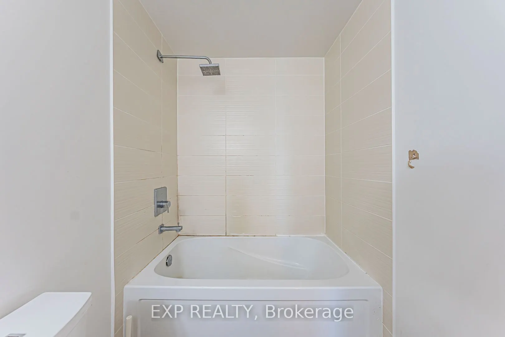 7167 Yonge Street, #308