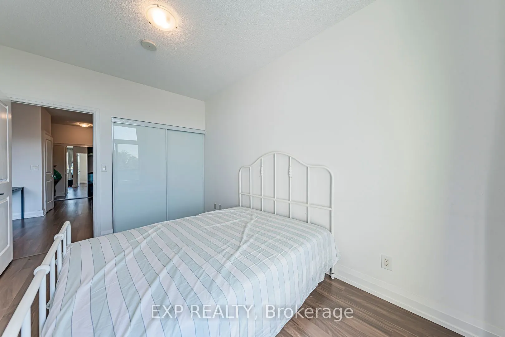 7167 Yonge Street, #308