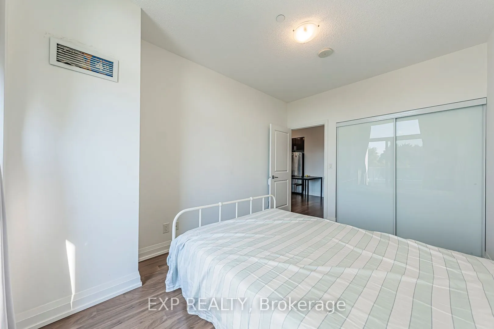 7167 Yonge Street, #308