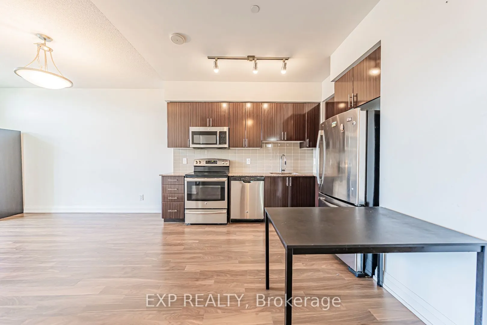 7167 Yonge Street, #308