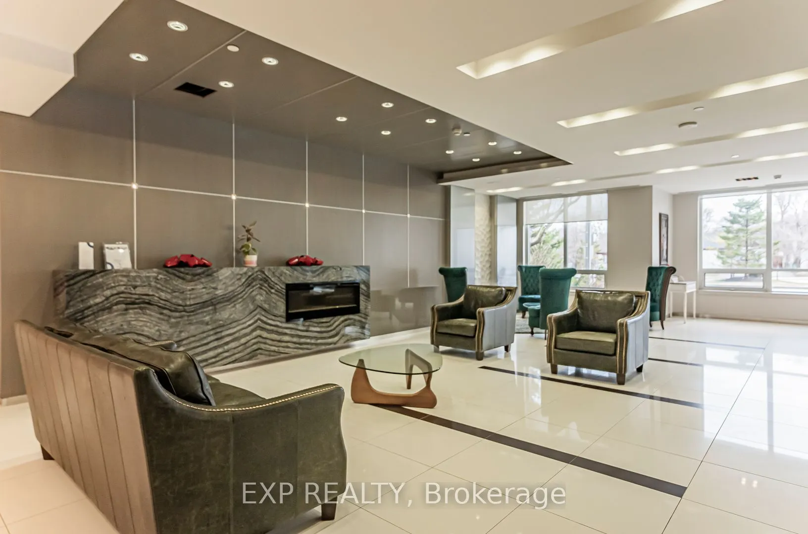 7167 Yonge Street, #308