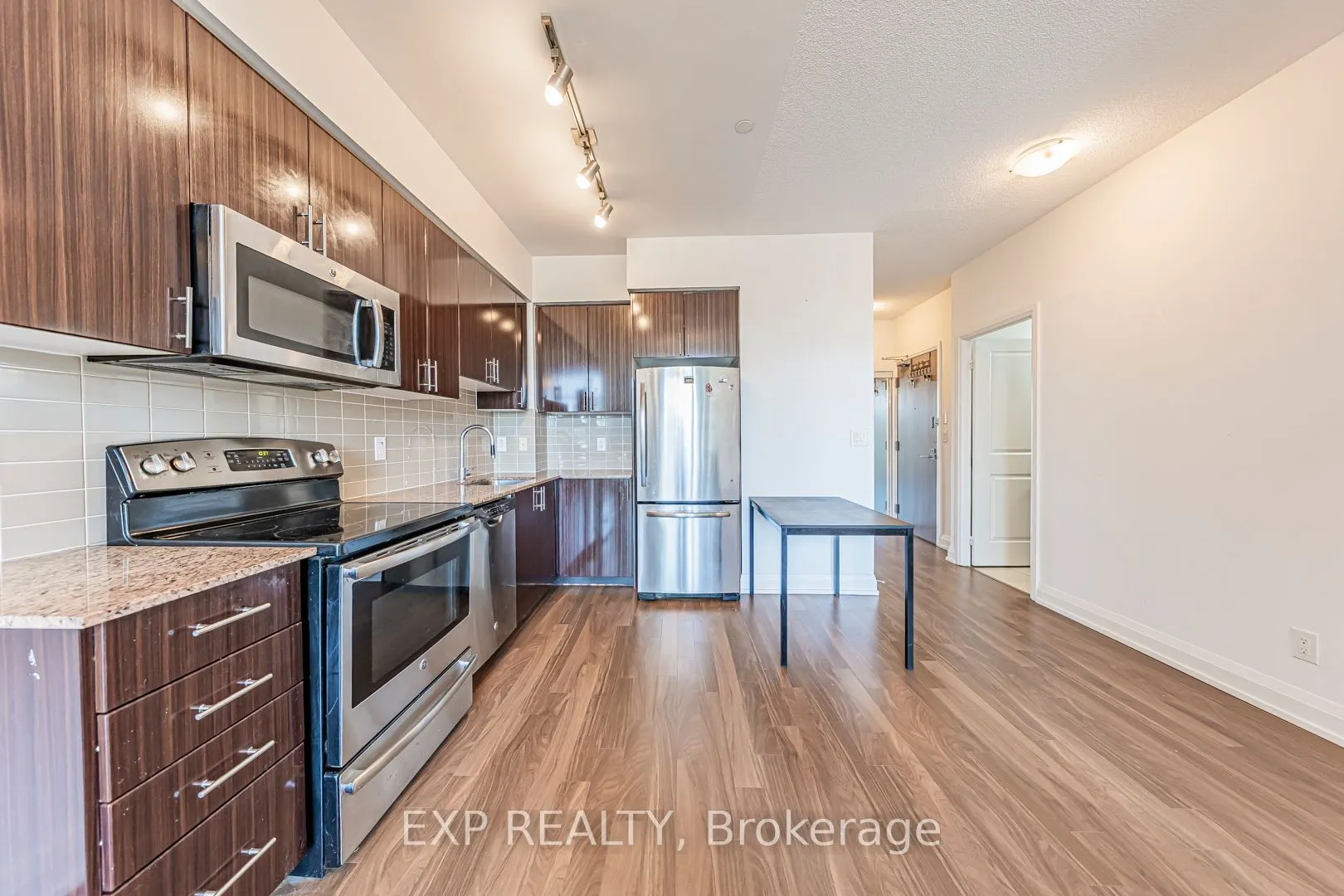 7167 Yonge Street, #308