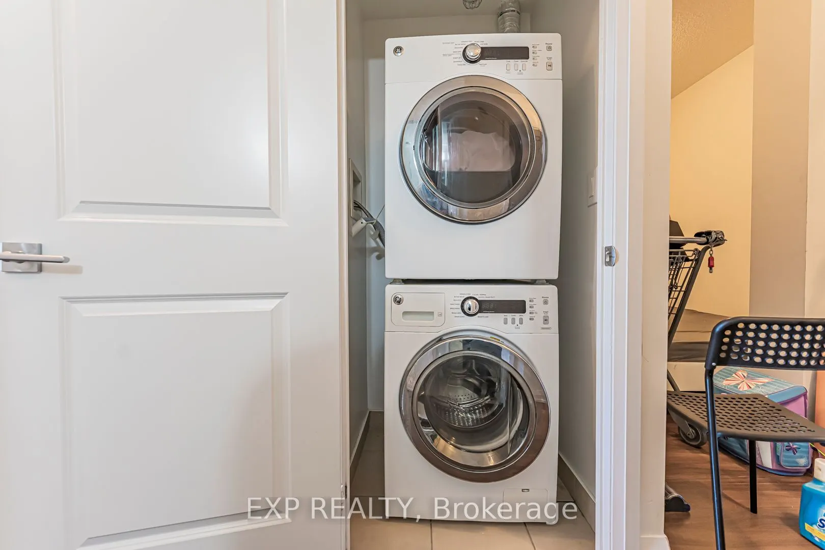7167 Yonge Street, #308