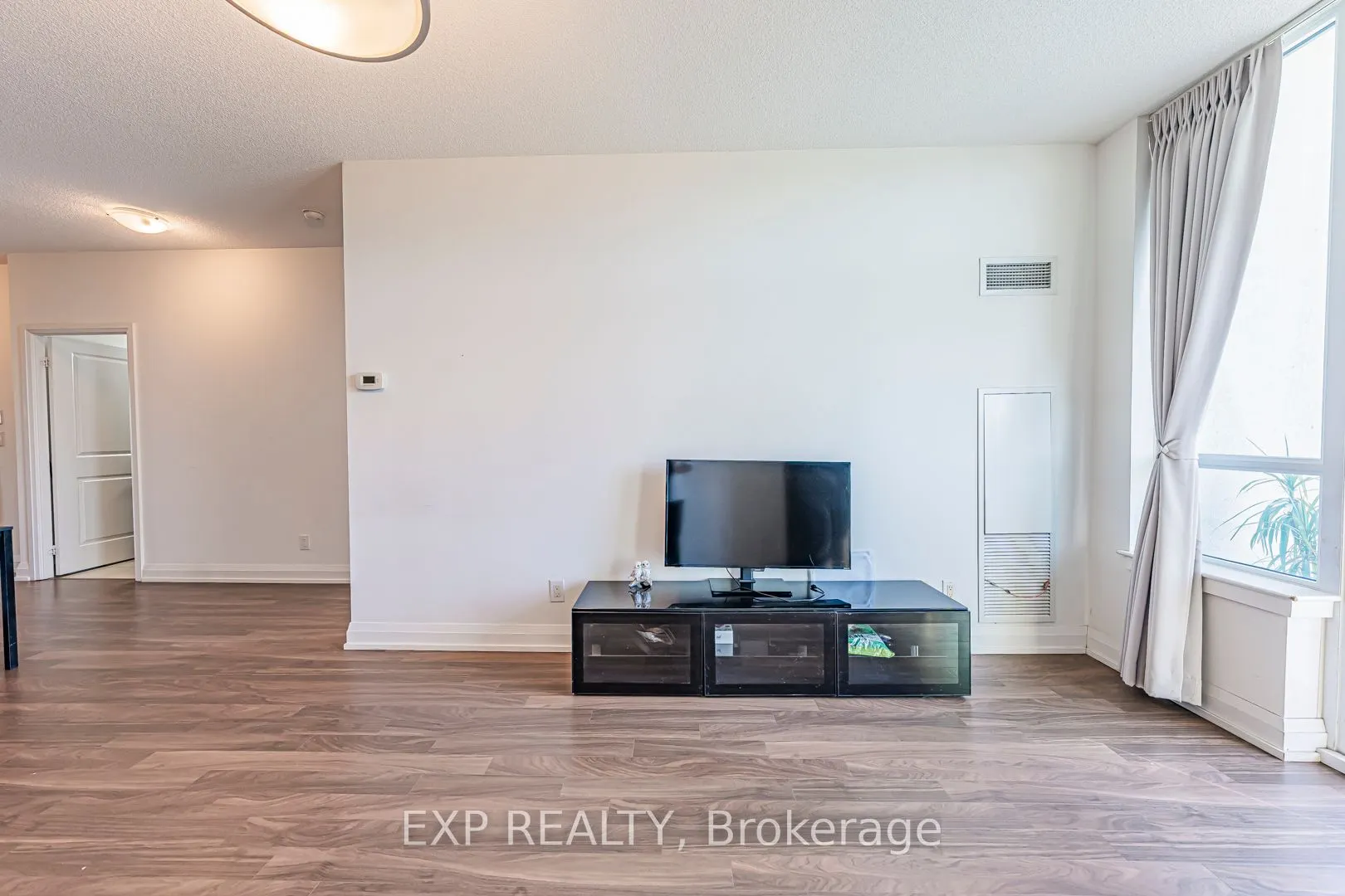 7167 Yonge Street, #308