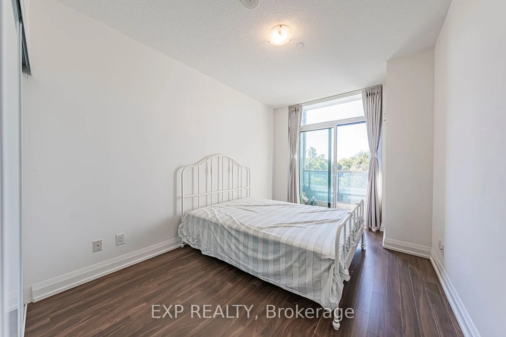 7167 Yonge Street, #308