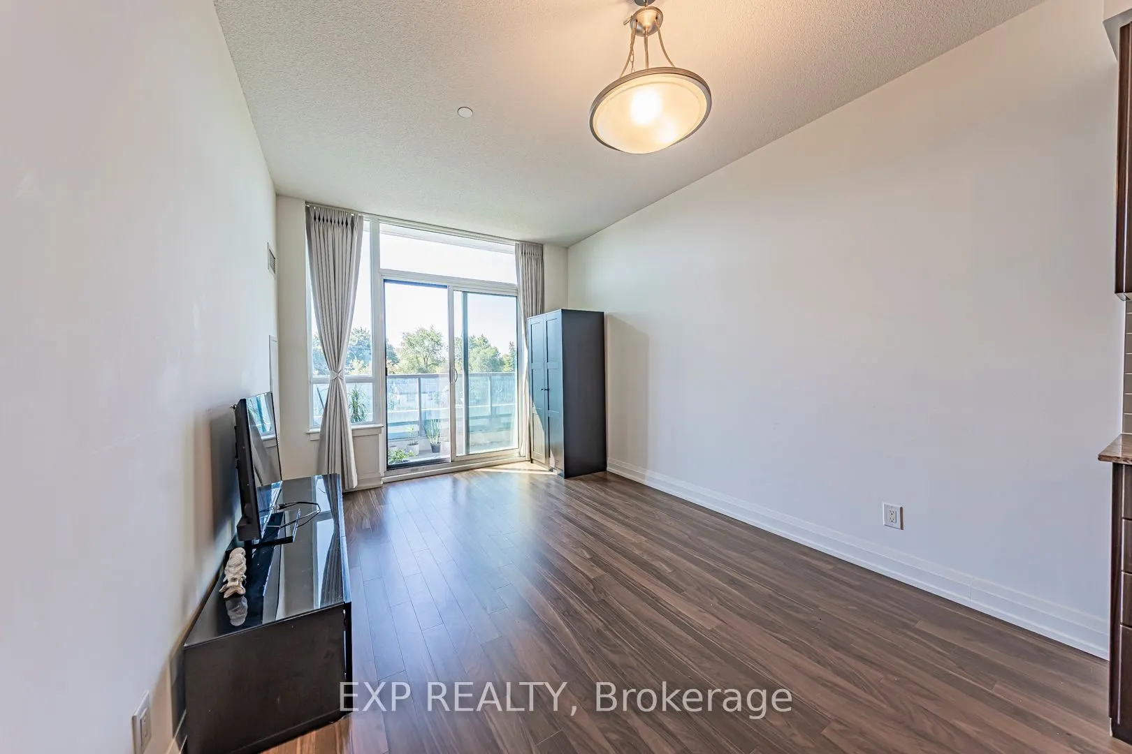 7167 Yonge Street, #308