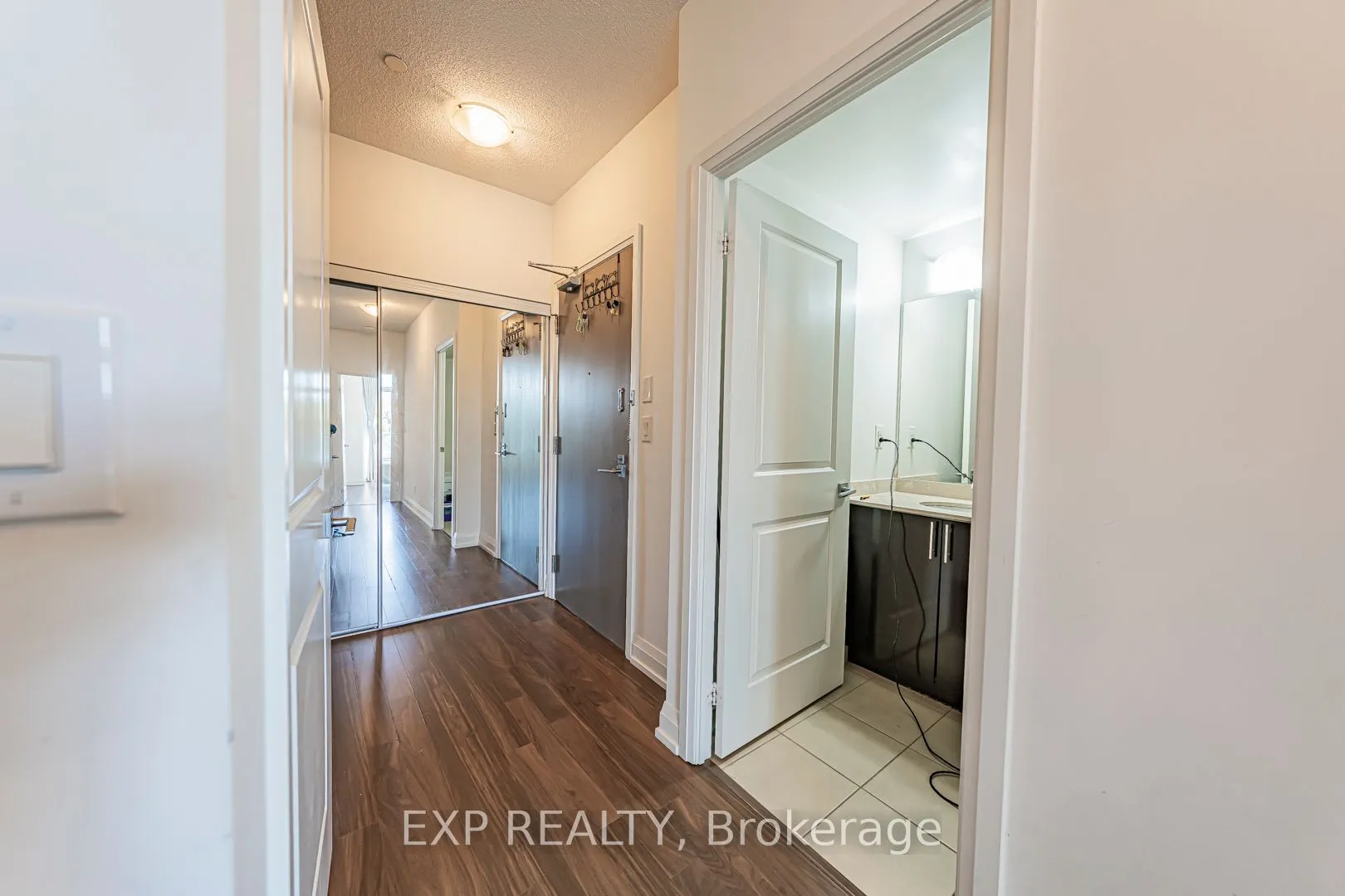 7167 Yonge Street, #308