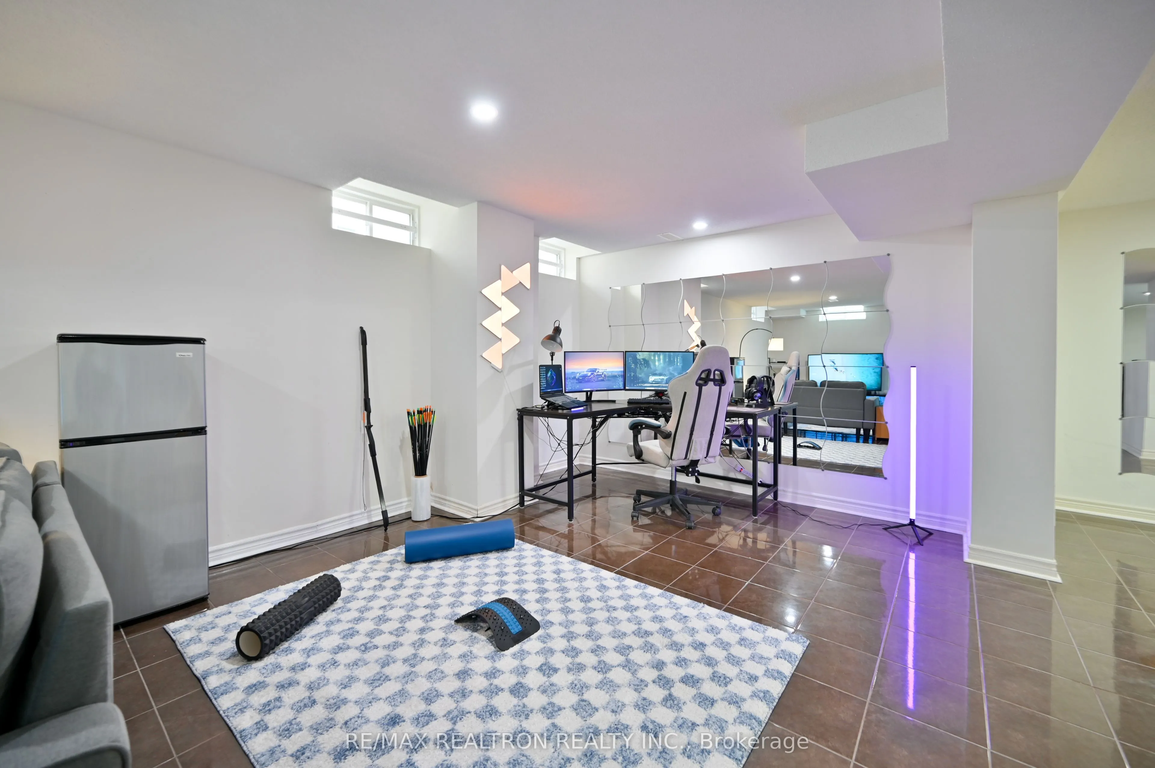 6 Renberg Drive