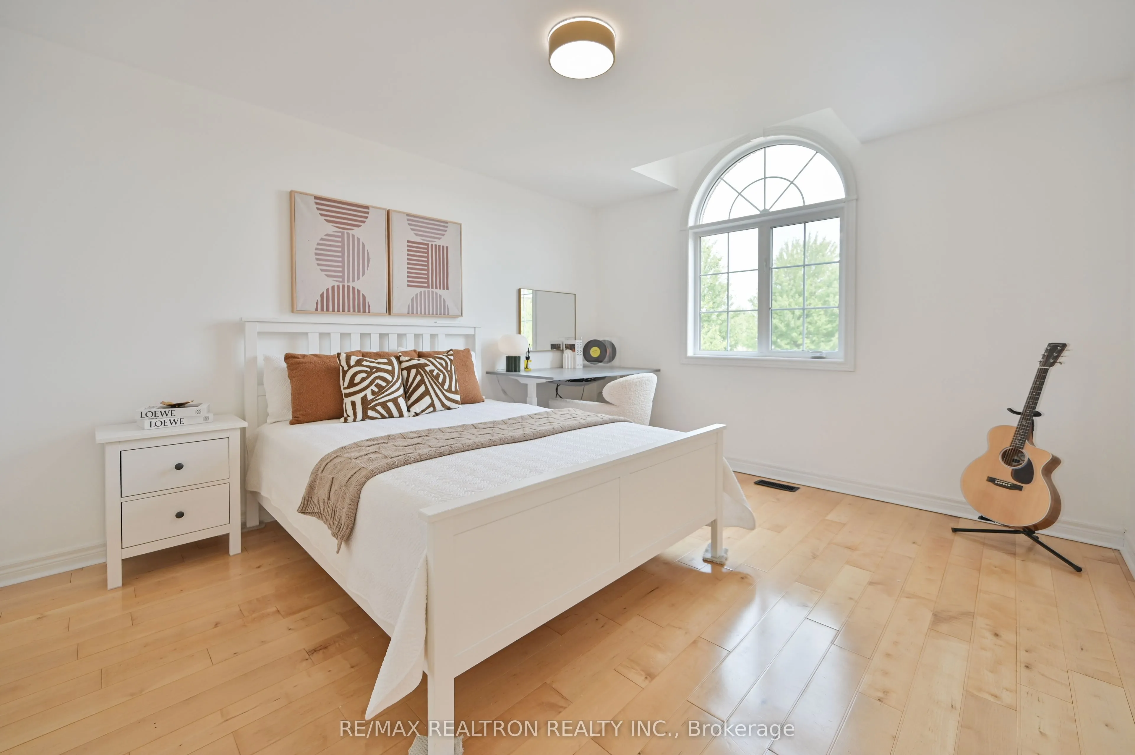 6 Renberg Drive