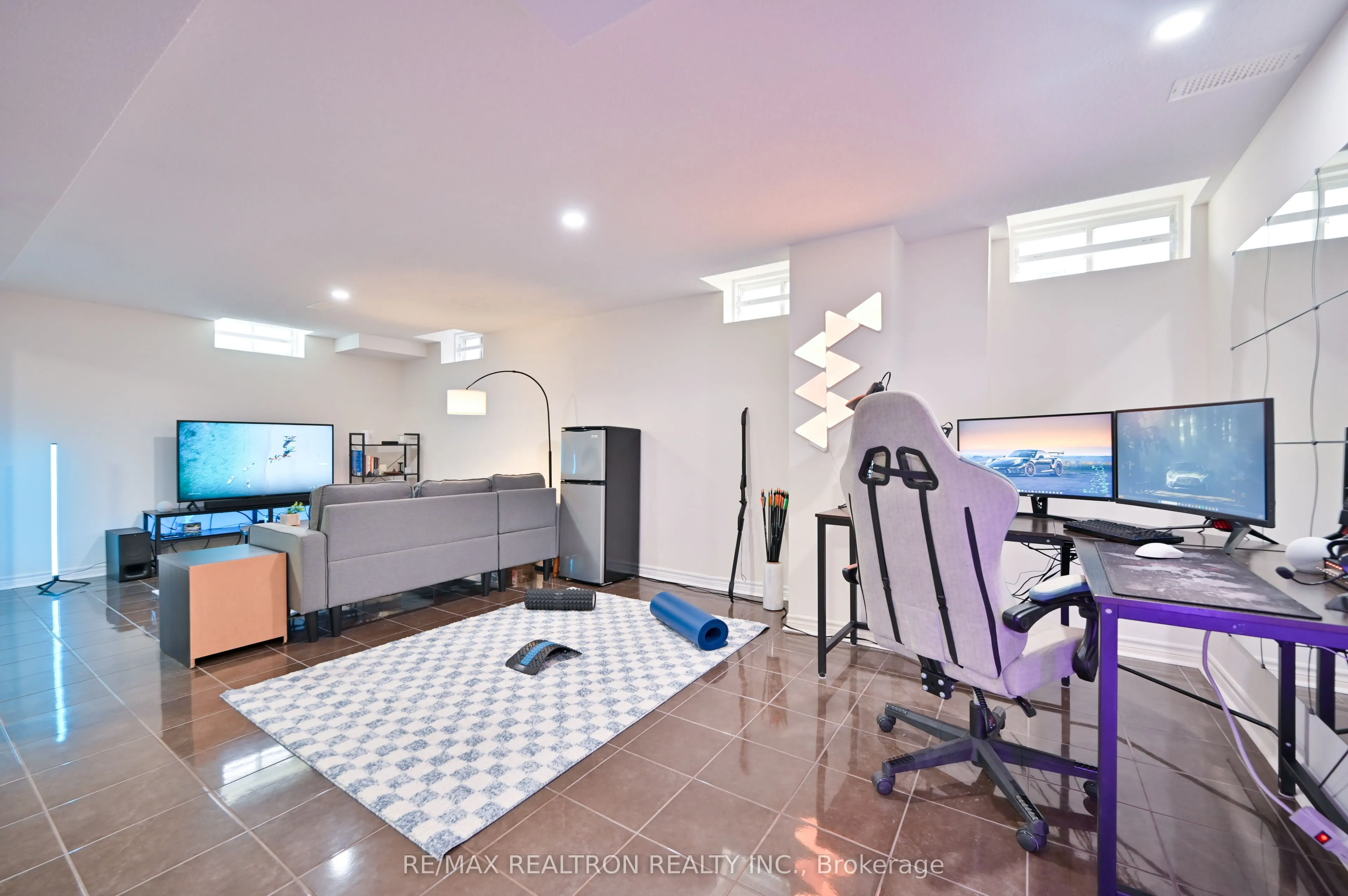6 Renberg Drive
