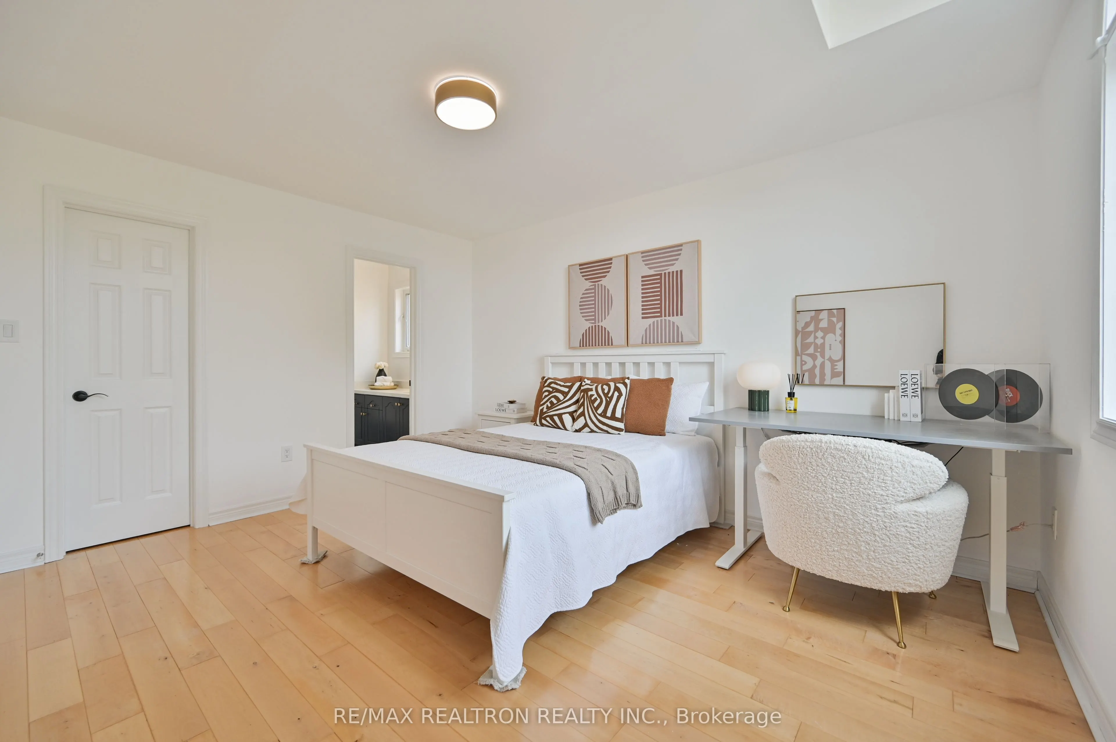 6 Renberg Drive