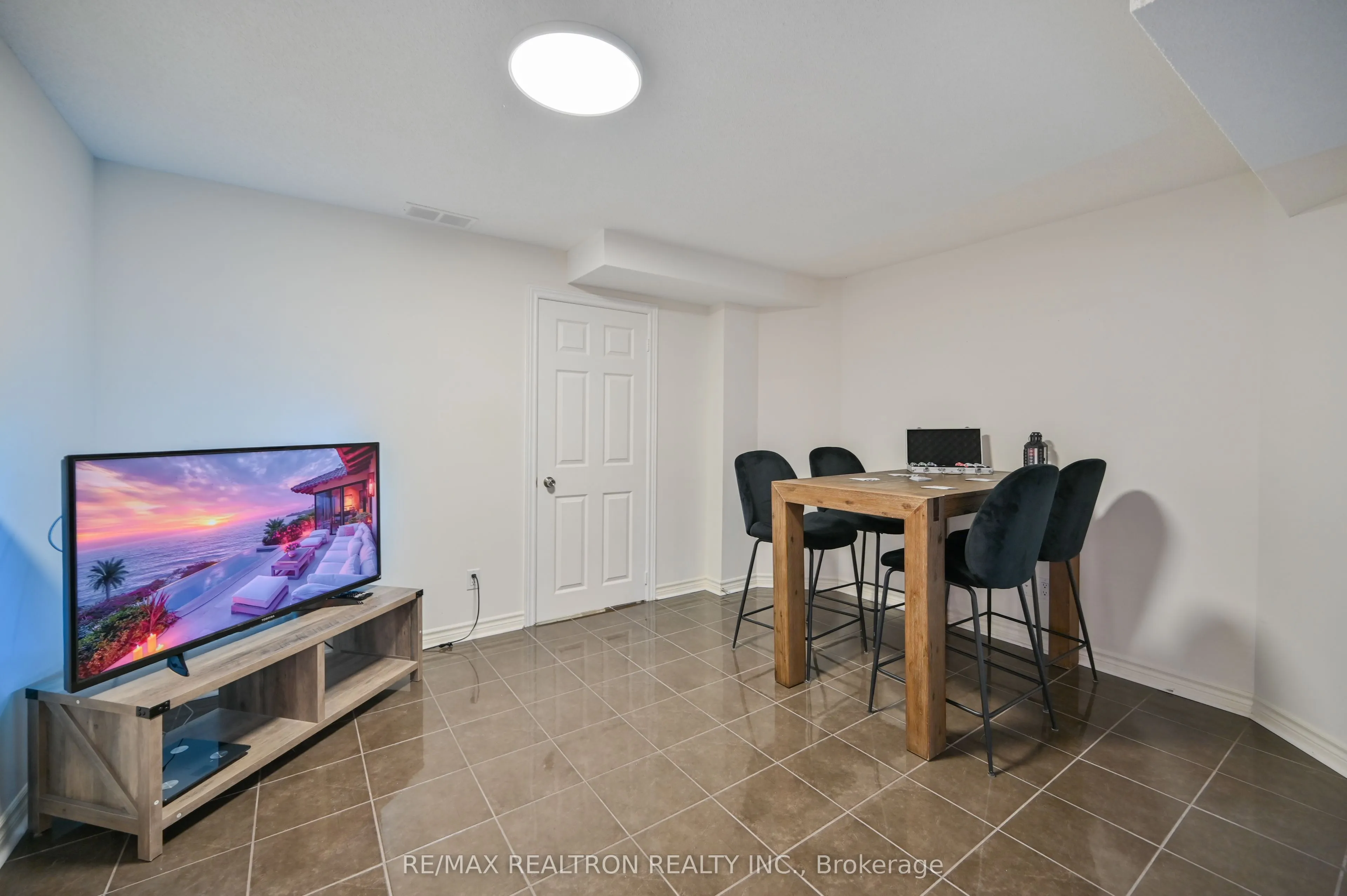 6 Renberg Drive