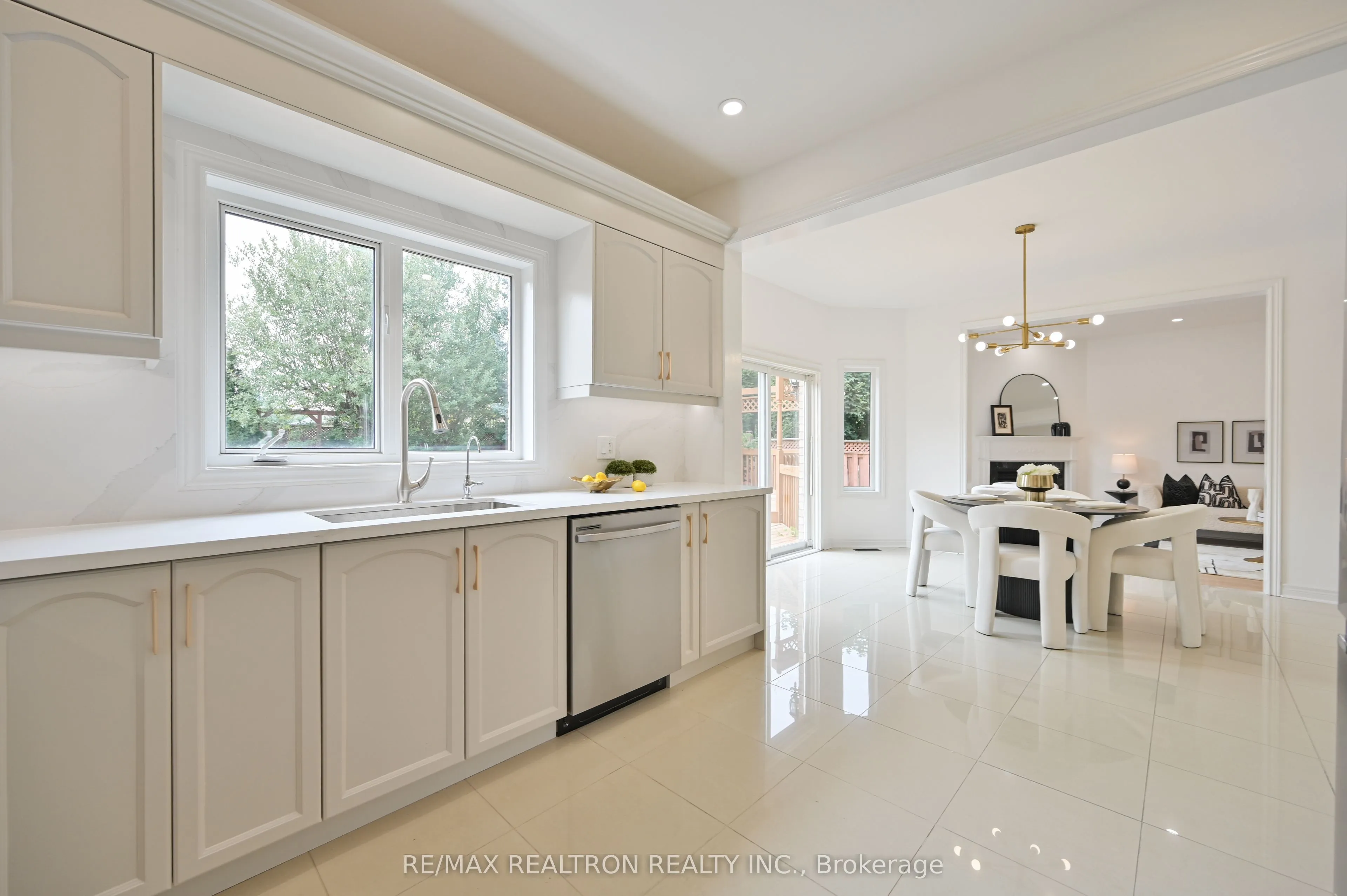6 Renberg Drive