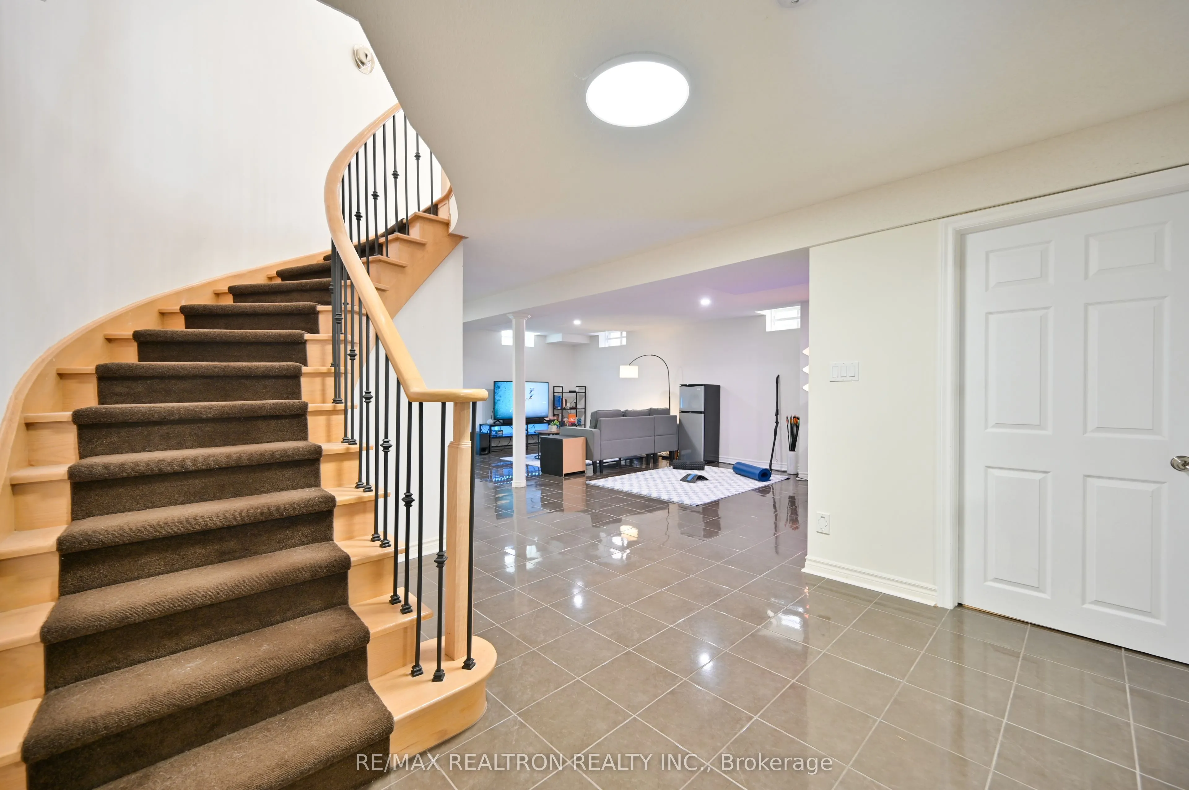 6 Renberg Drive
