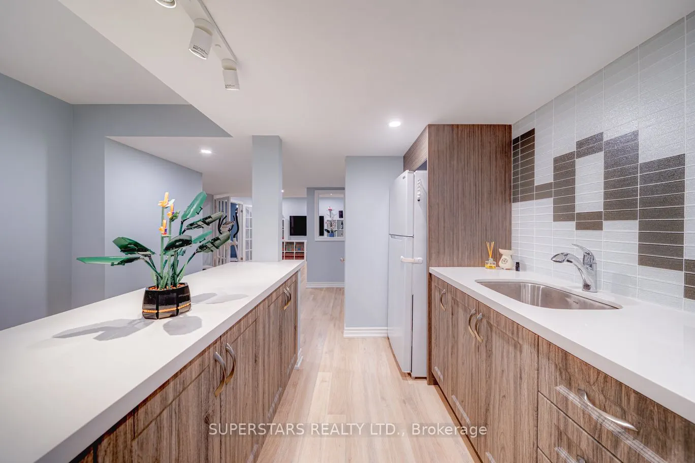 942 Ernest Cousins Circle