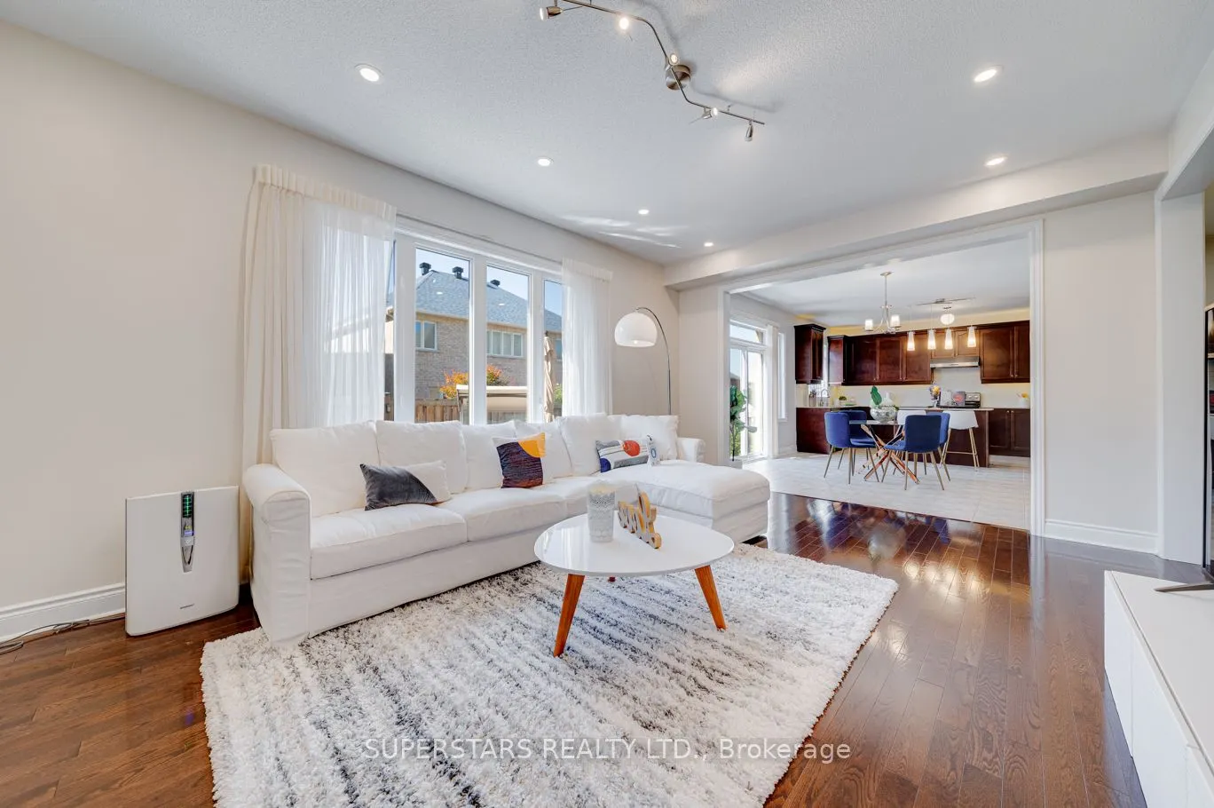 942 Ernest Cousins Circle