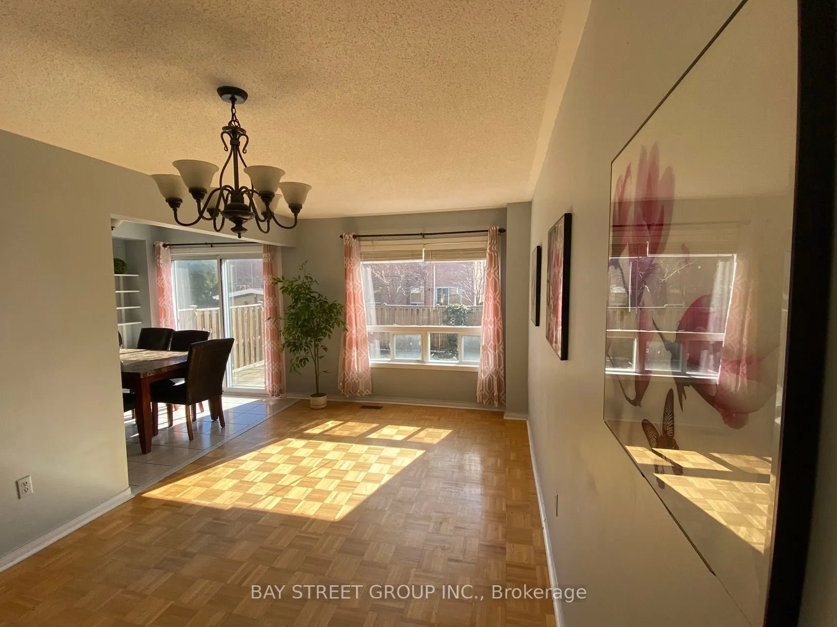27 Neuchatel Avenue