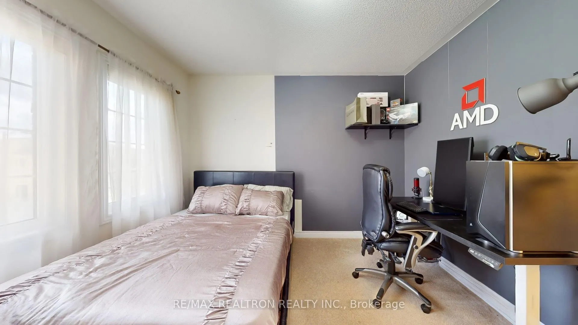 94 Henry Bauer Avenue