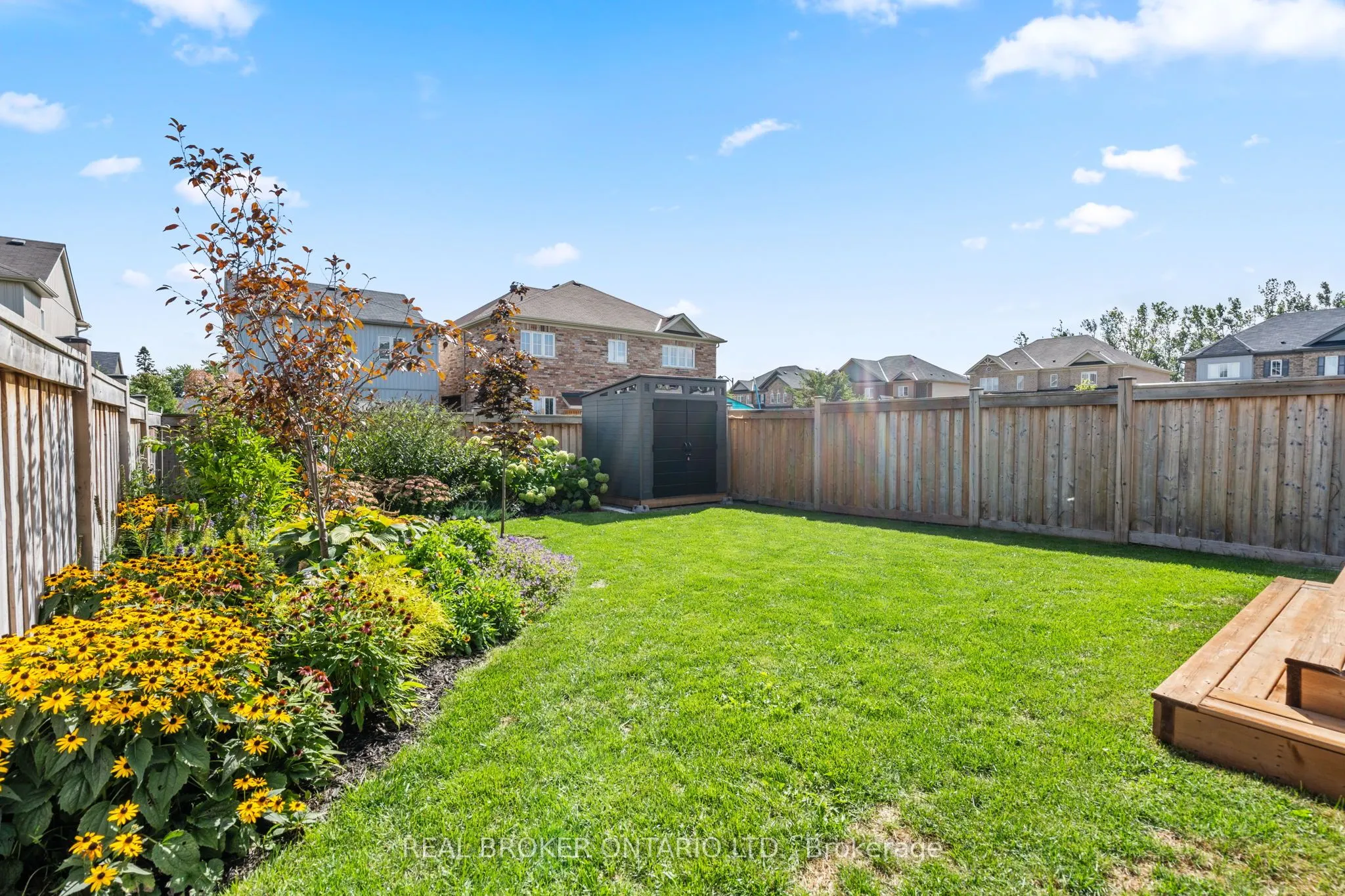 5 Don Hadden Crescent