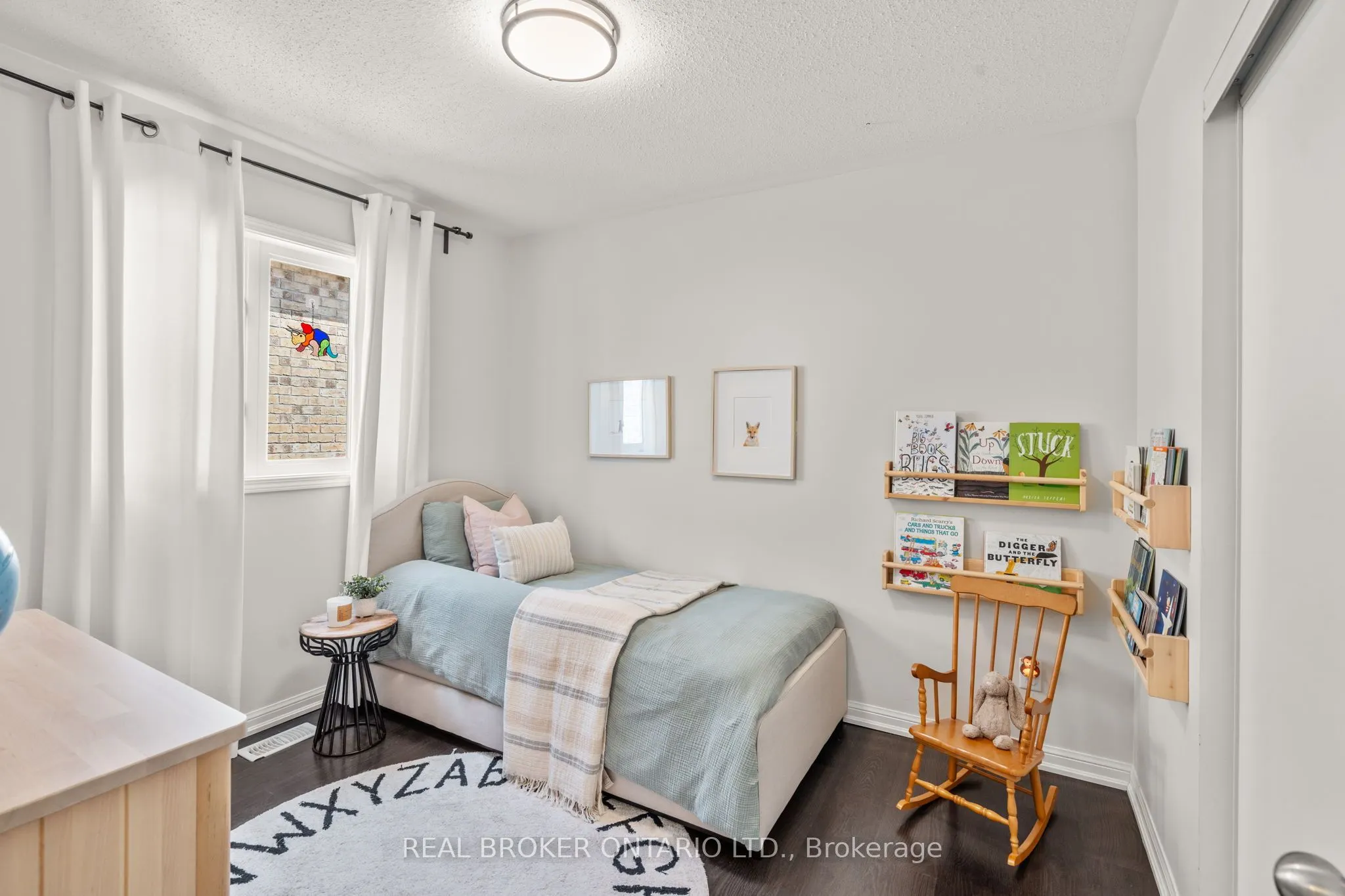 5 Don Hadden Crescent
