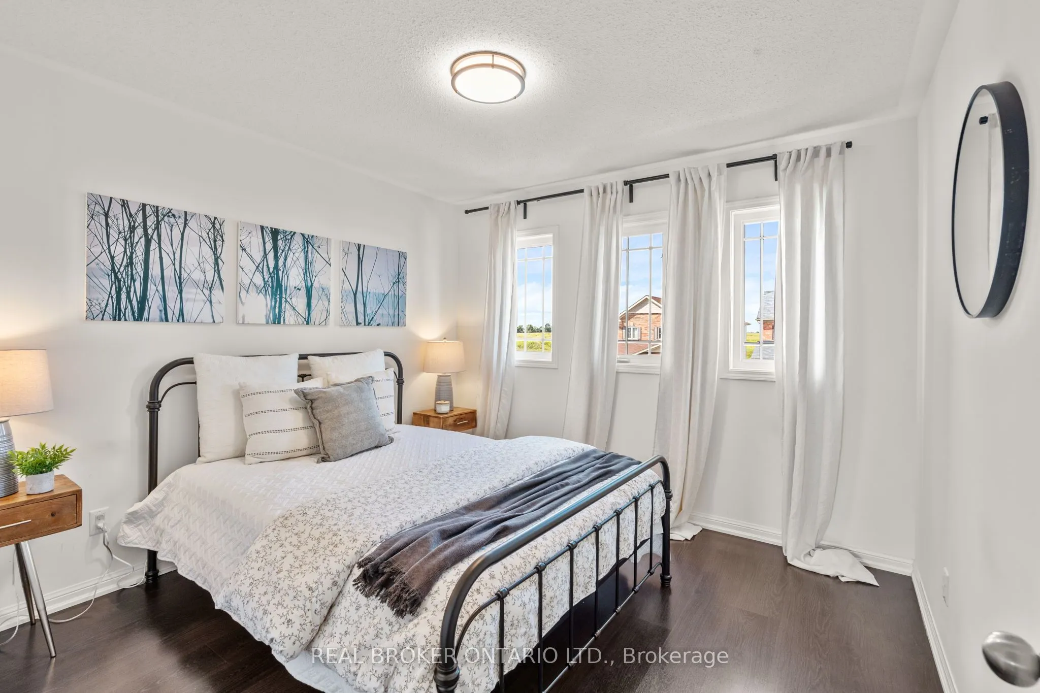 5 Don Hadden Crescent