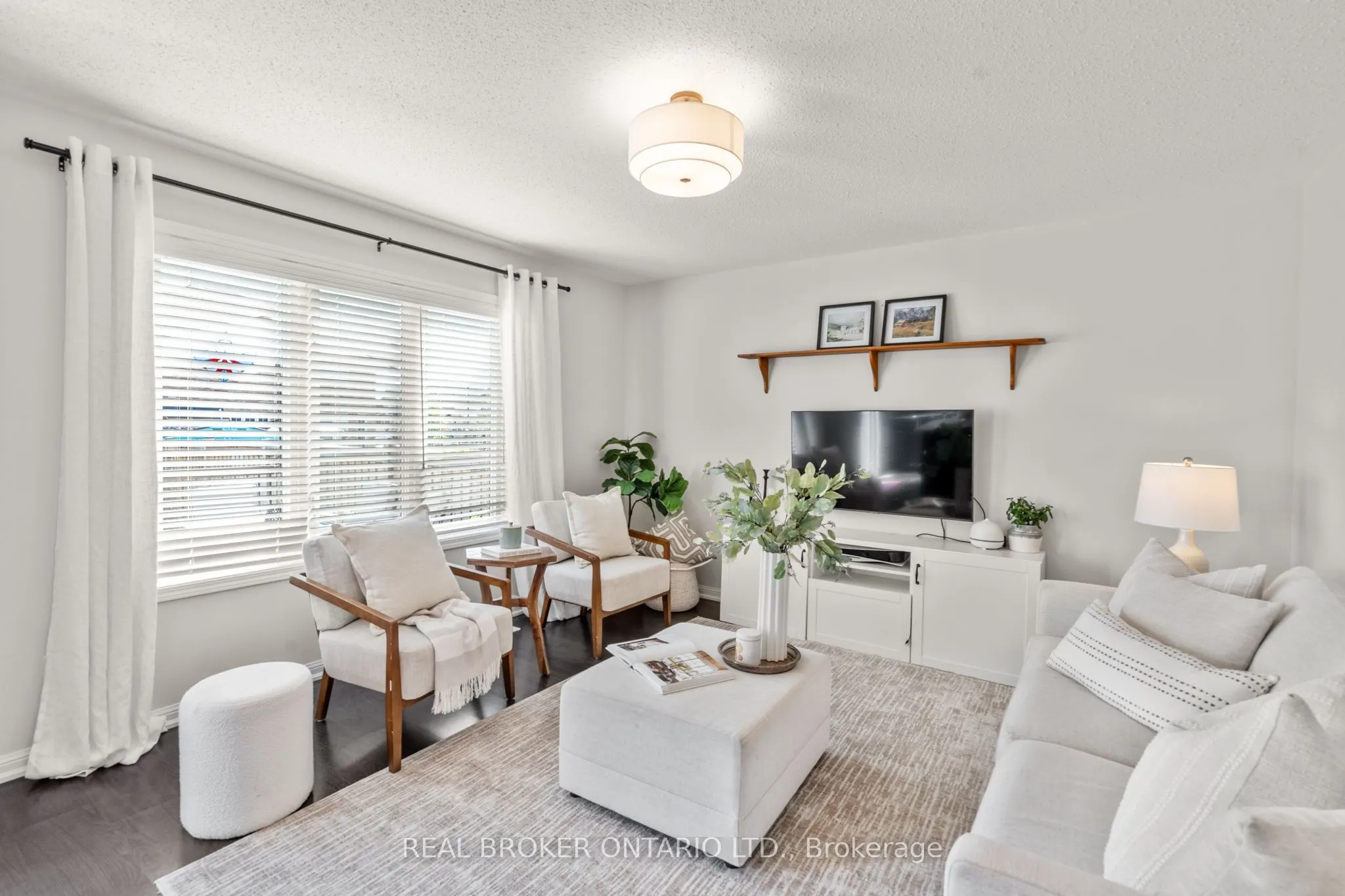 5 Don Hadden Crescent
