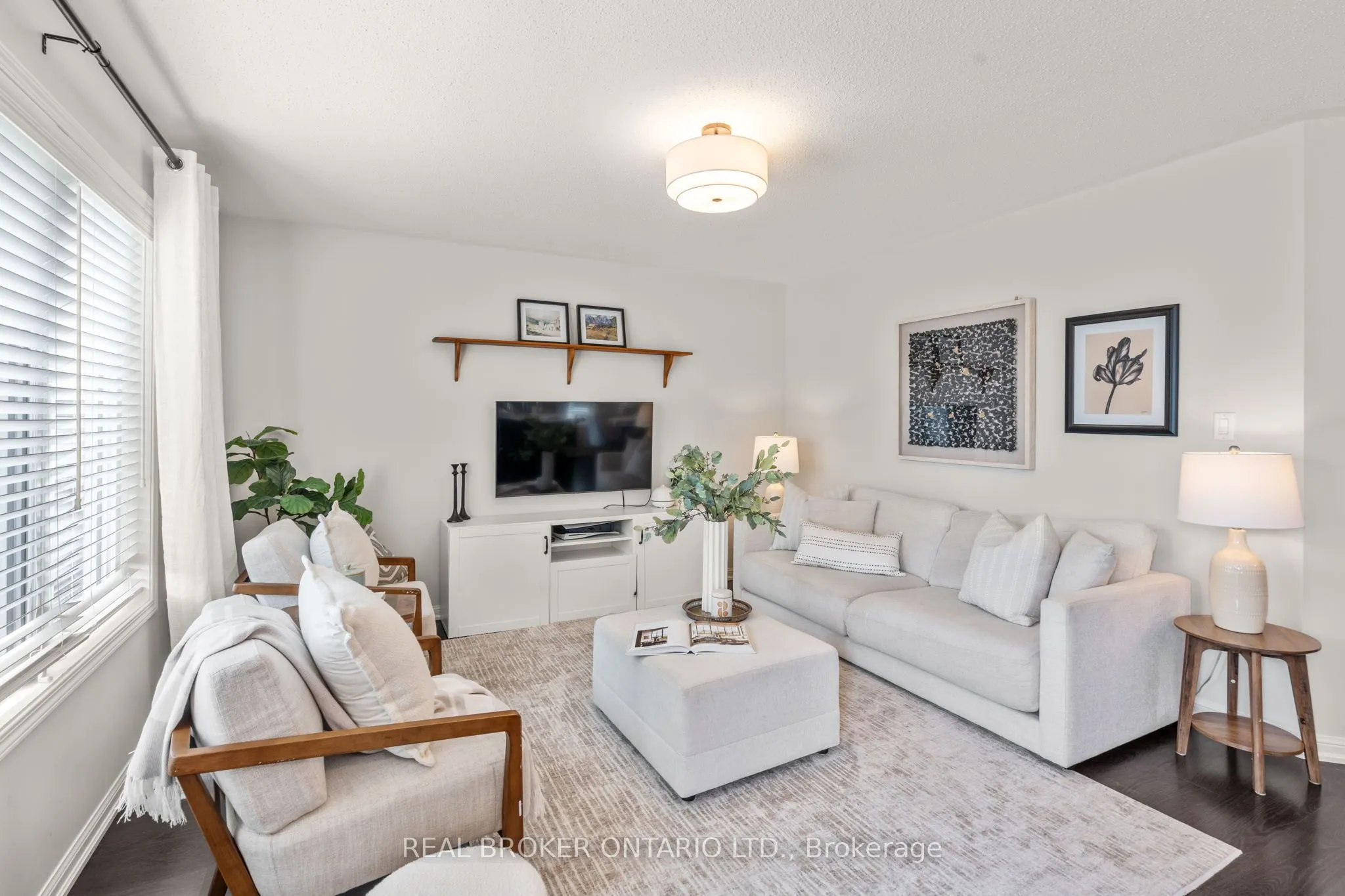 5 Don Hadden Crescent