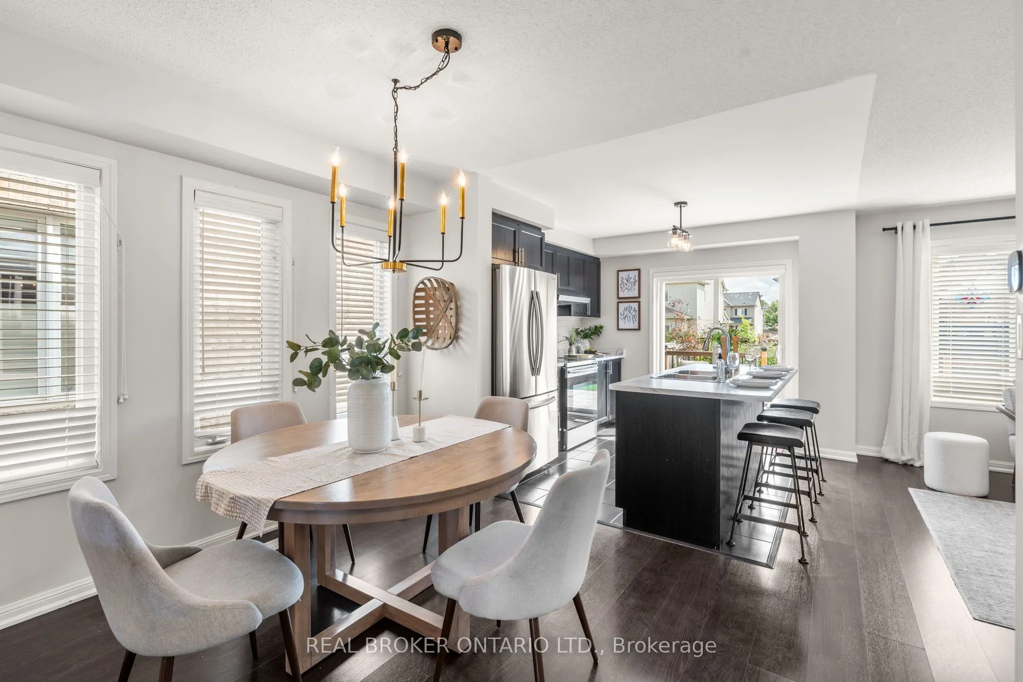 5 Don Hadden Crescent