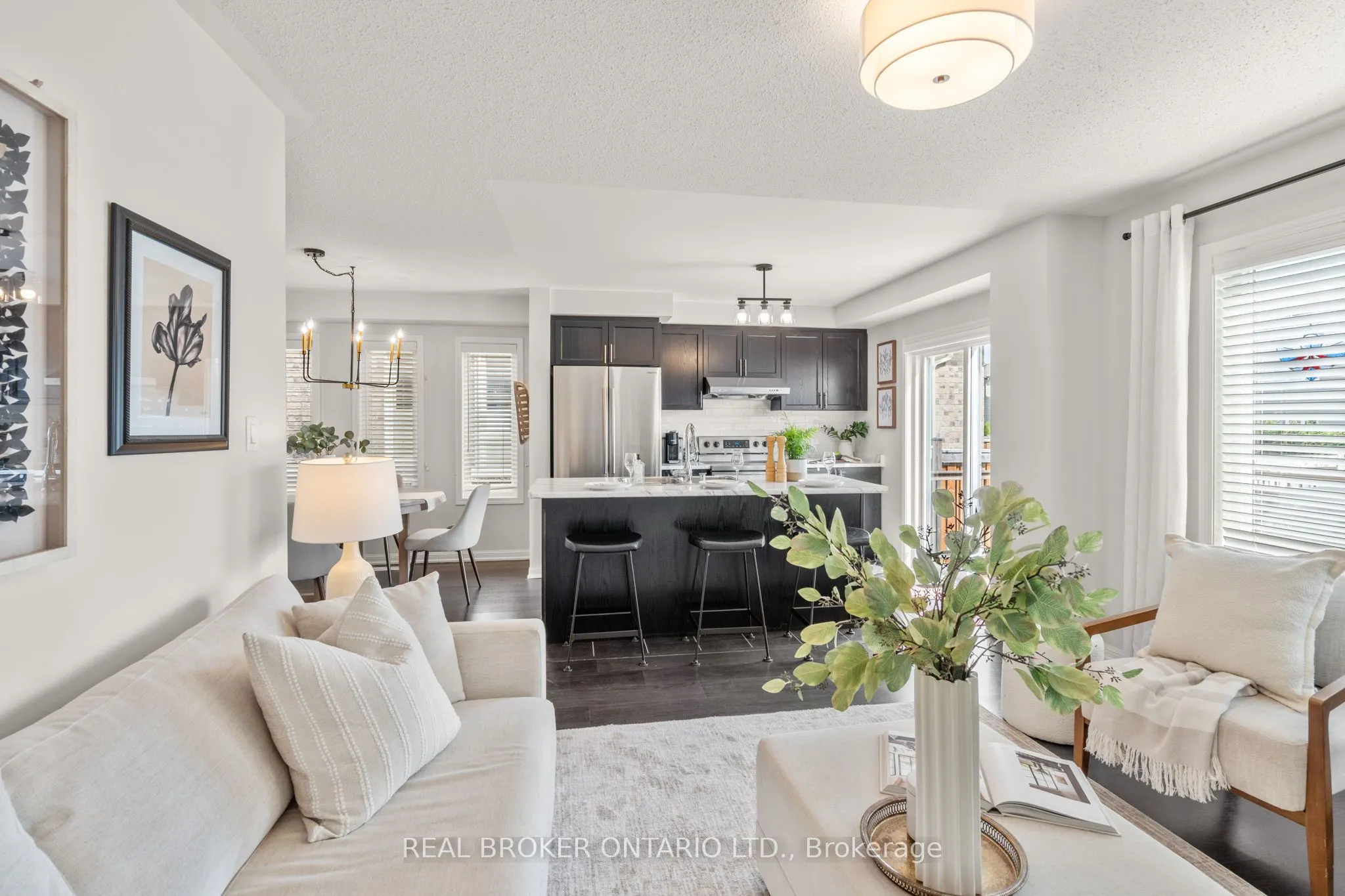5 Don Hadden Crescent