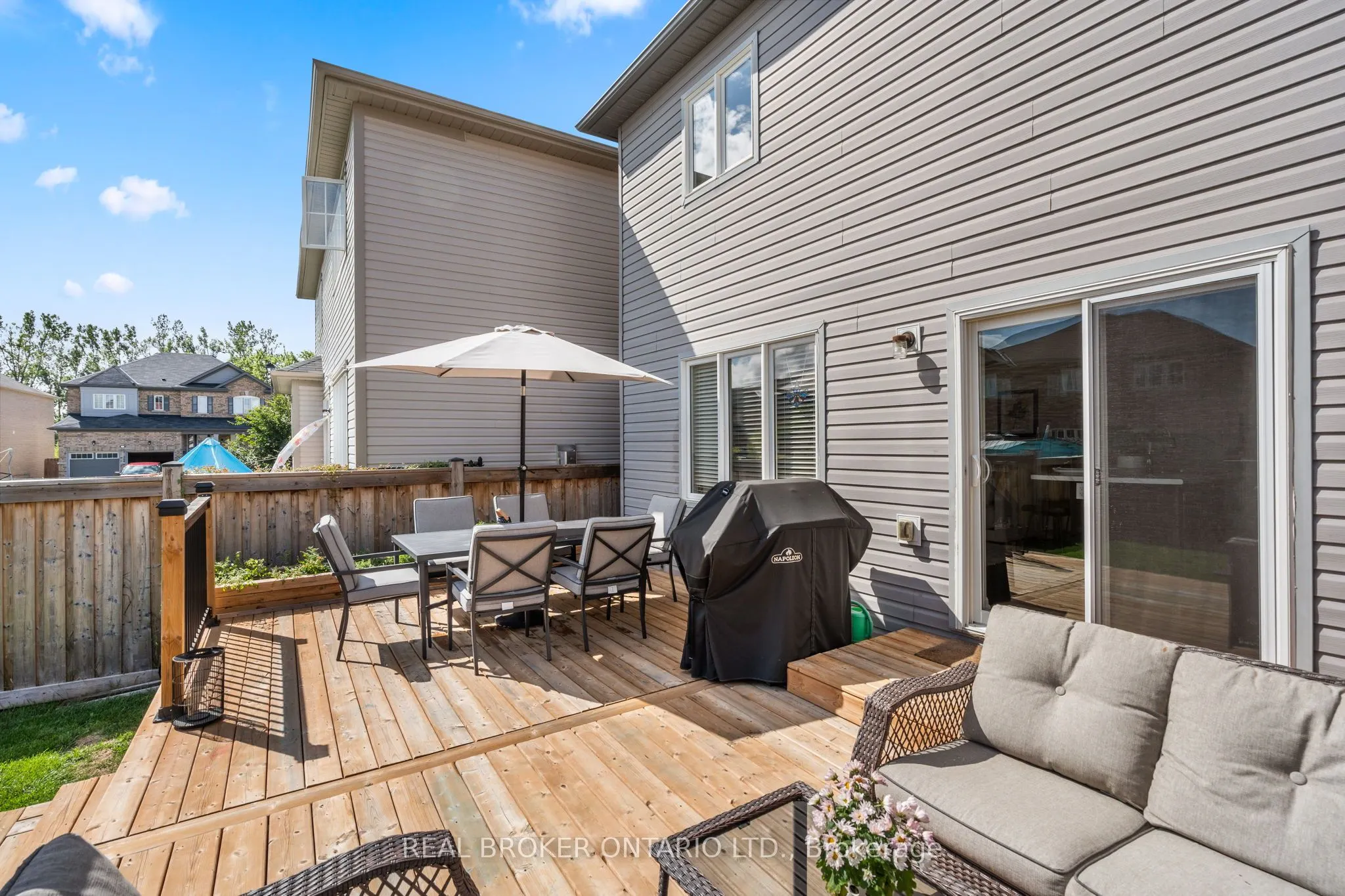 5 Don Hadden Crescent