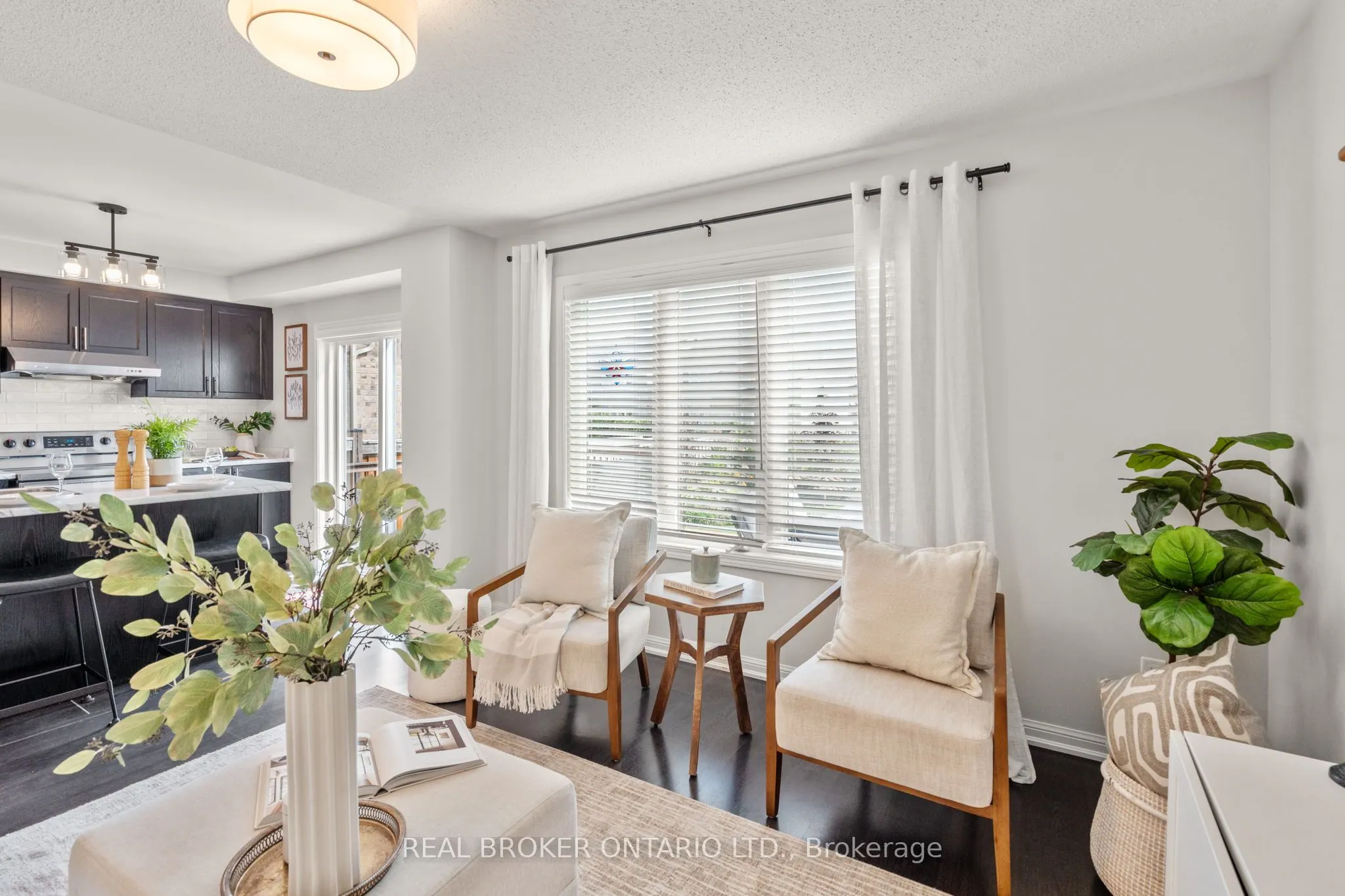 5 Don Hadden Crescent