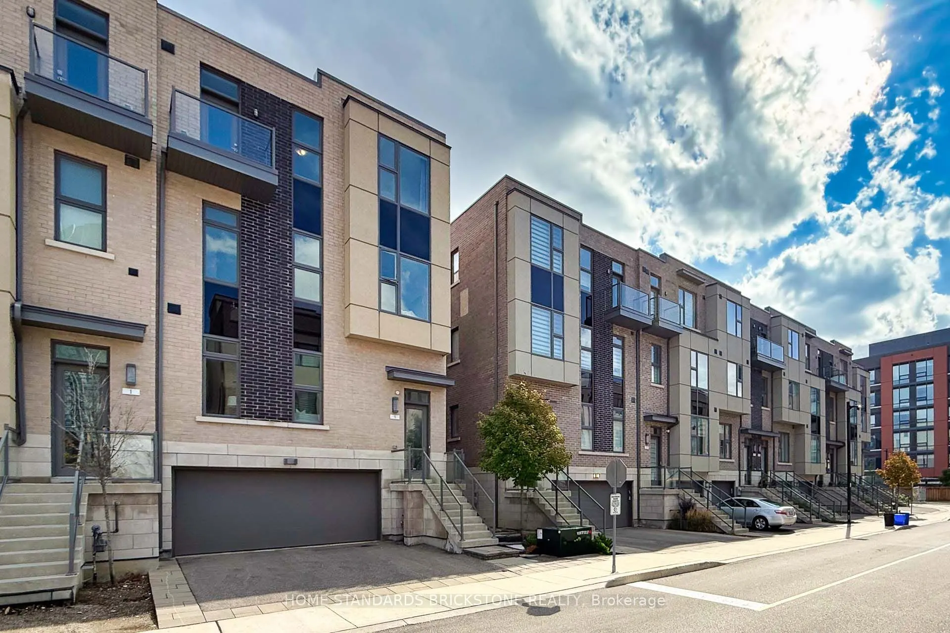 5 Smallwood Circle