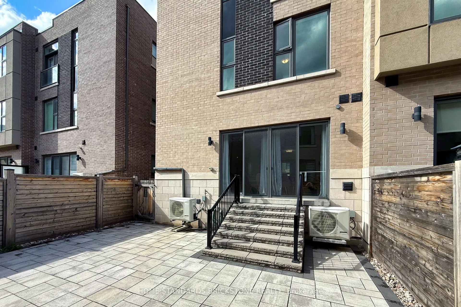 5 Smallwood Circle