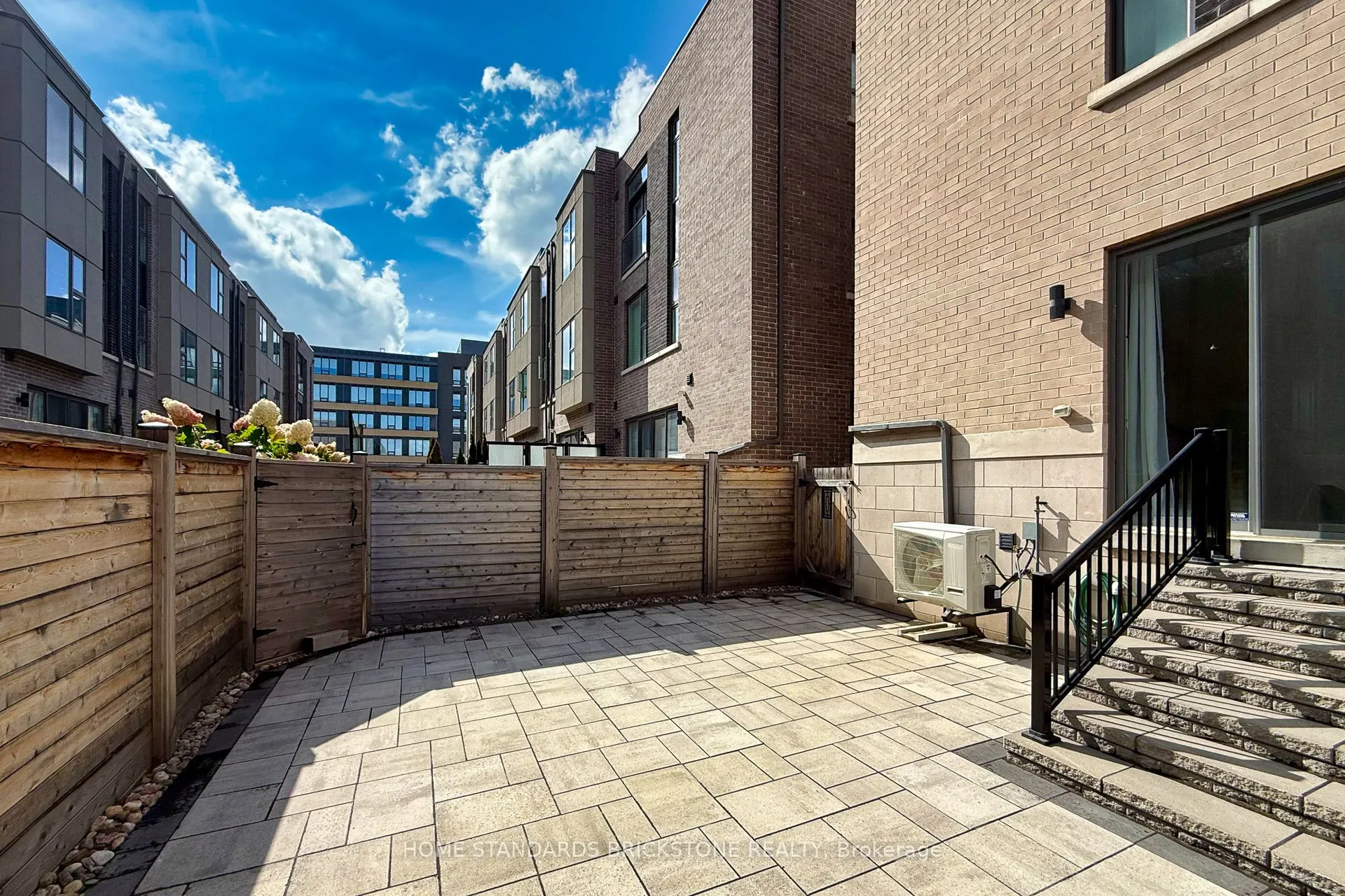 5 Smallwood Circle