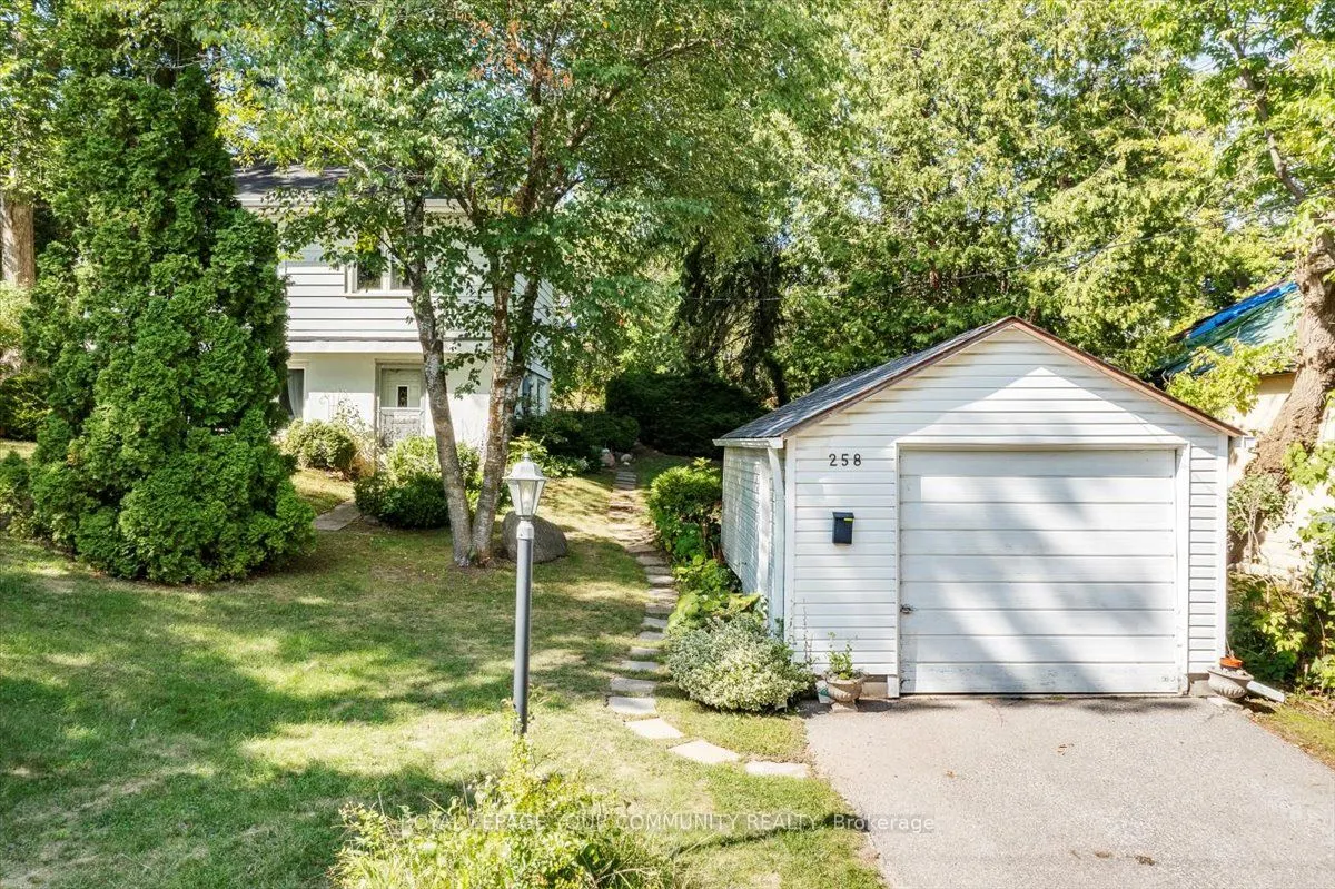 258 Lakeview Boulevard