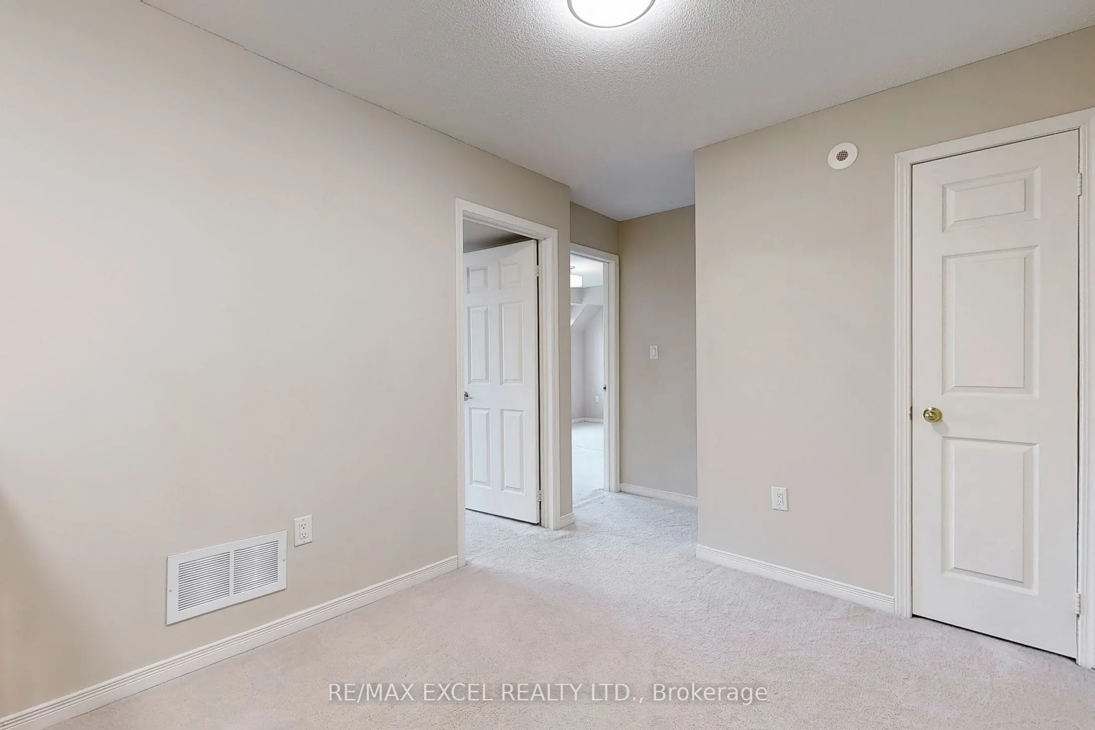 2173 Bur Oak Avenue, #52