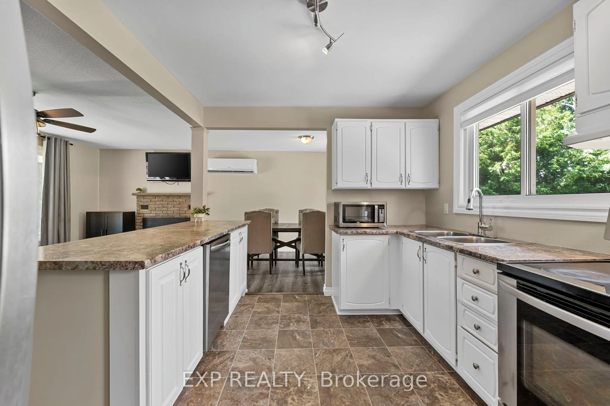 2186 Richard Street