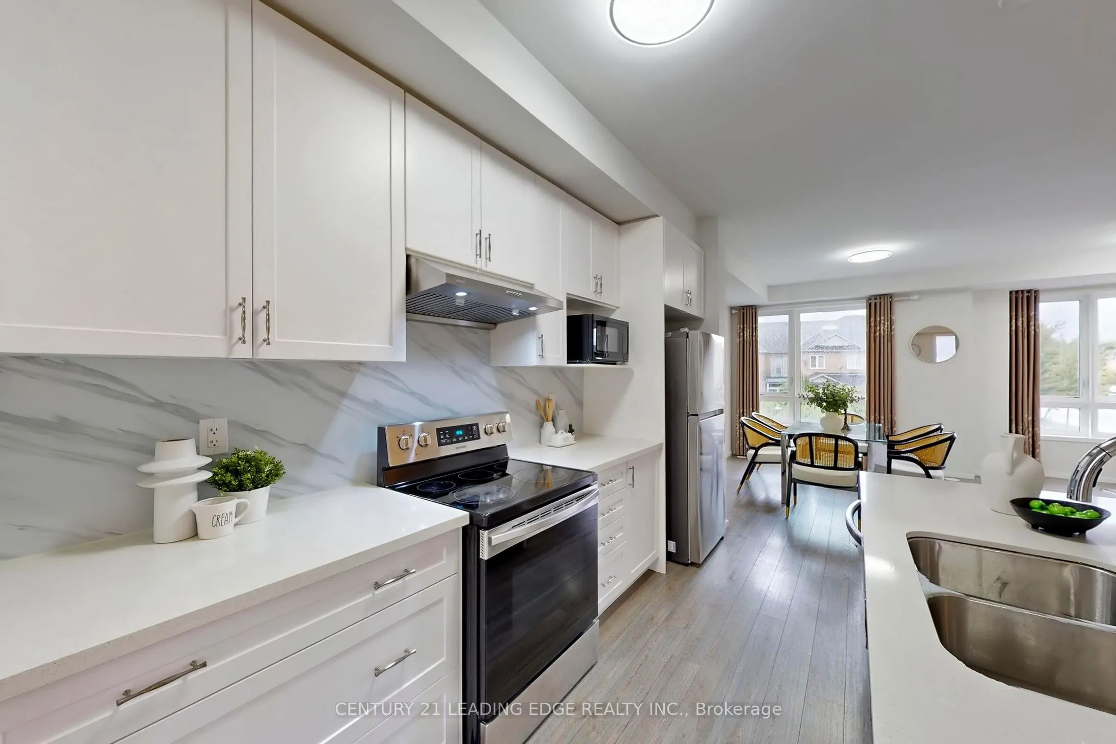 26 JAMES NOBLE Lane, #97