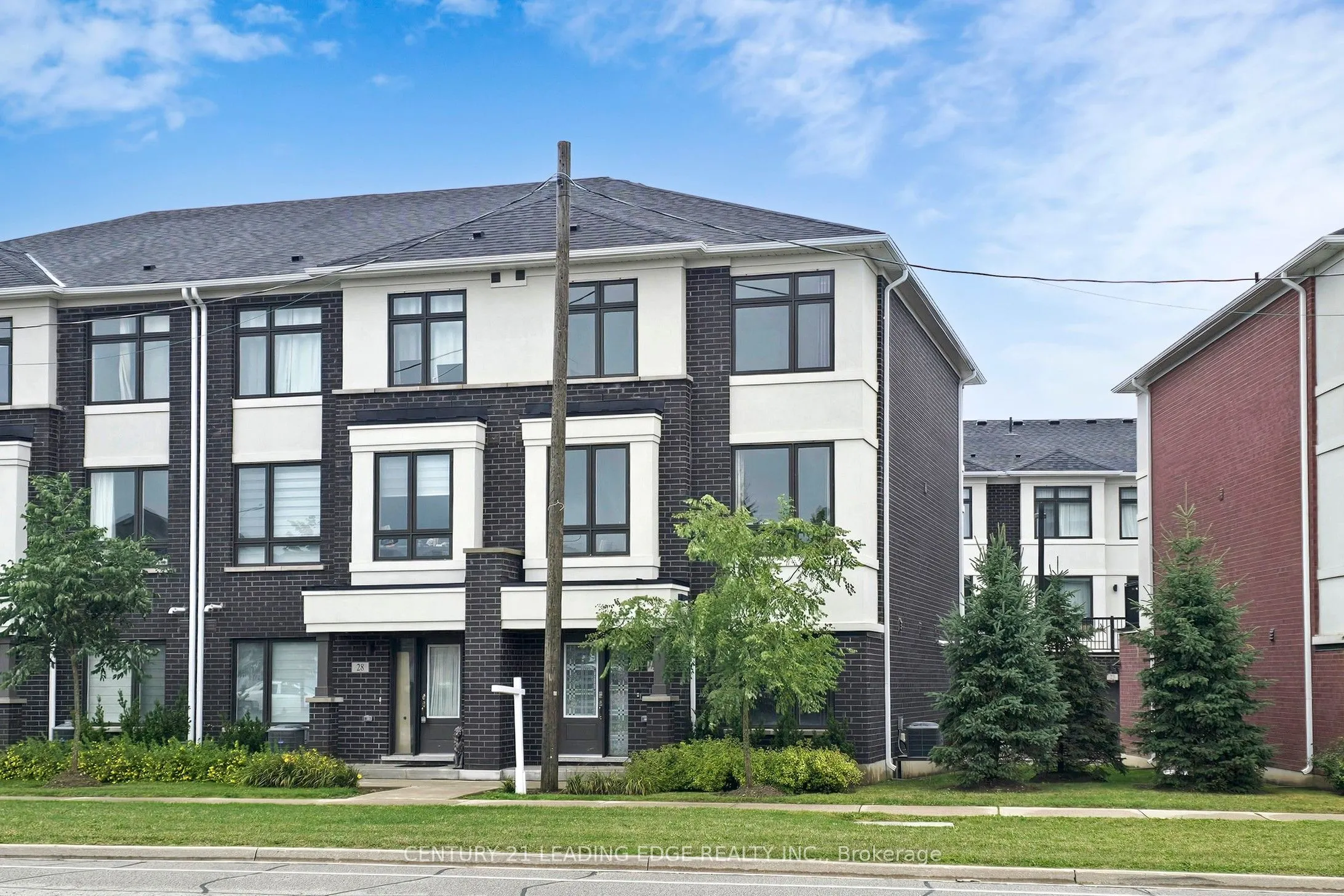 26 JAMES NOBLE Lane, #97