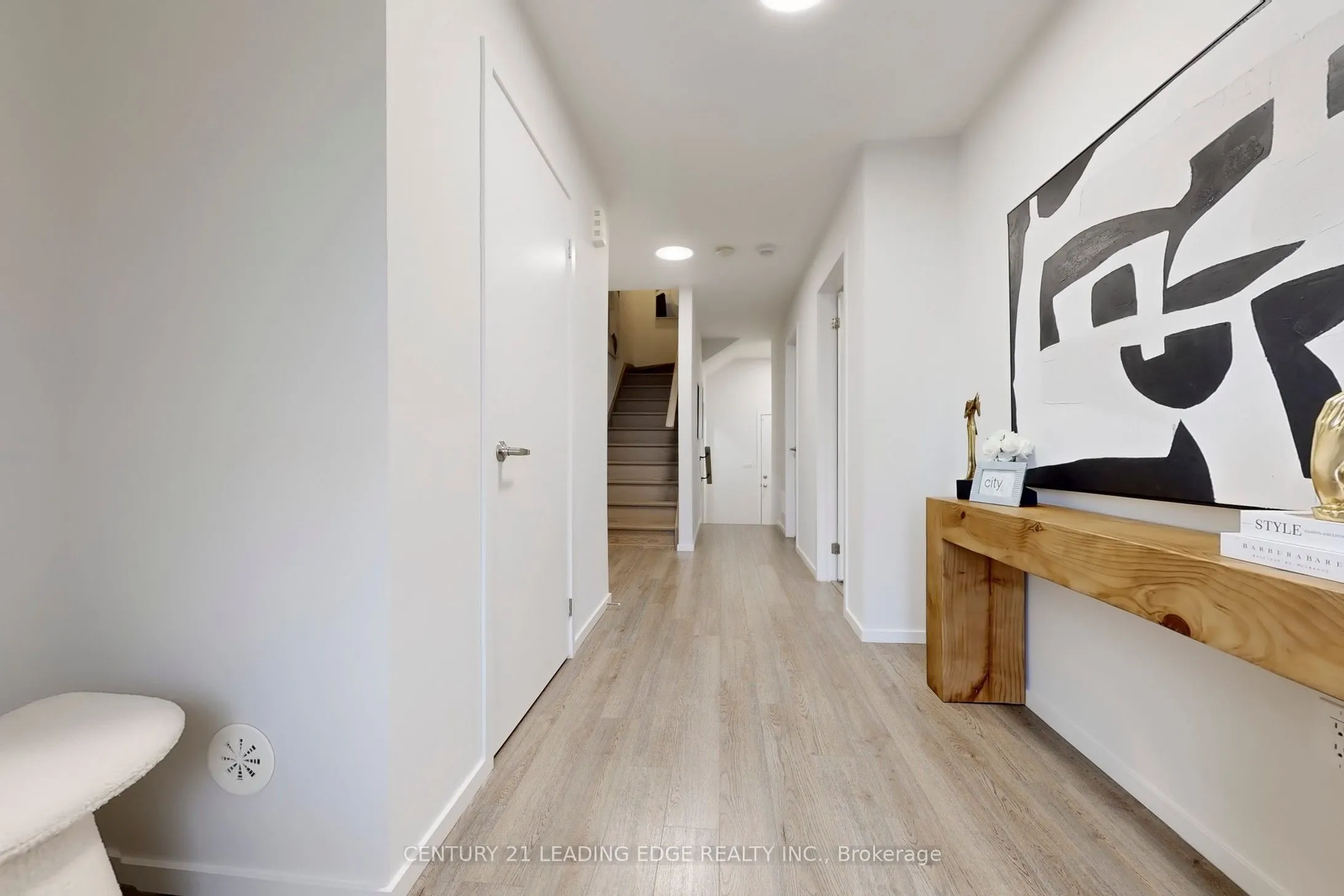 26 JAMES NOBLE Lane, #97