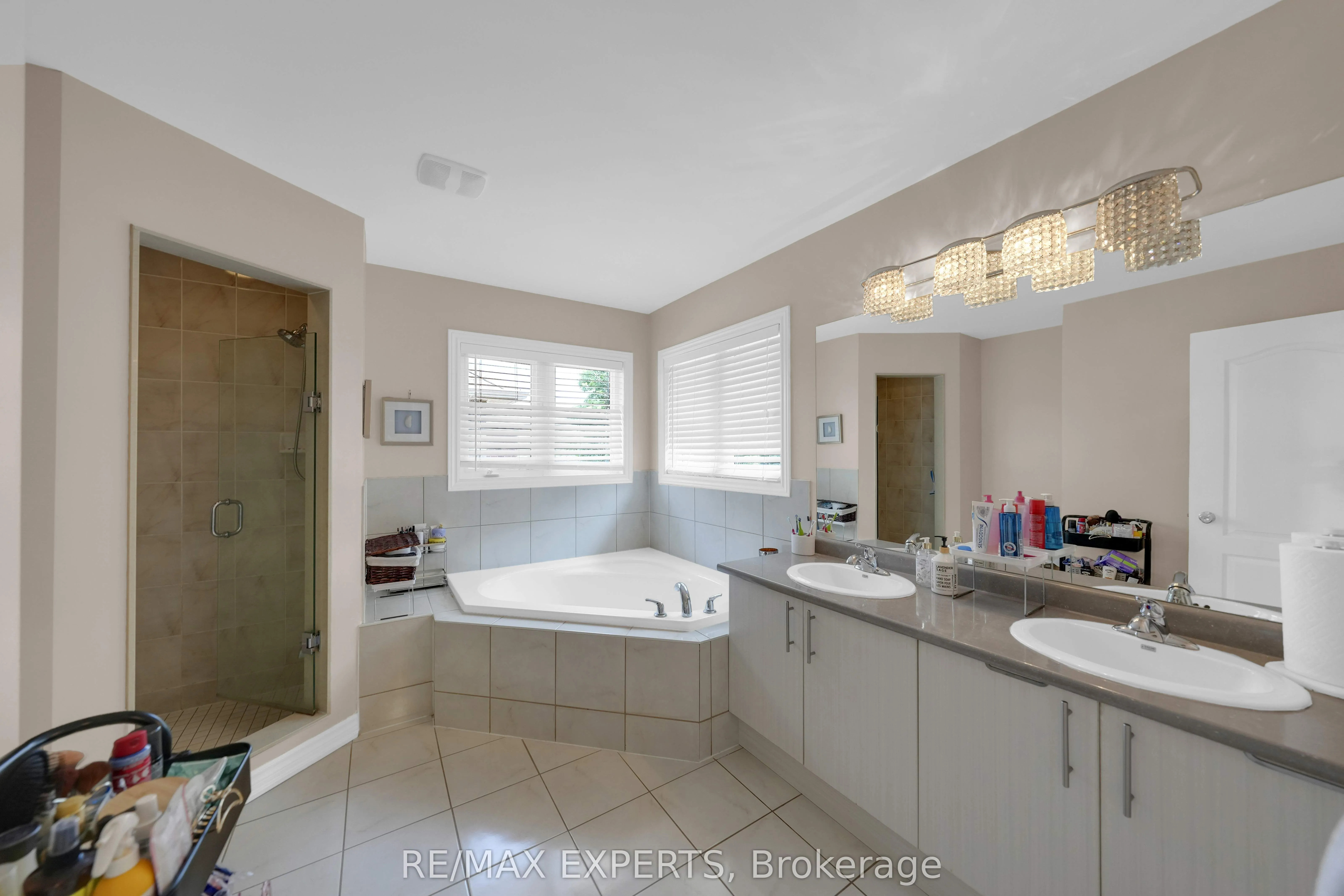 2190 Dawson Crescent