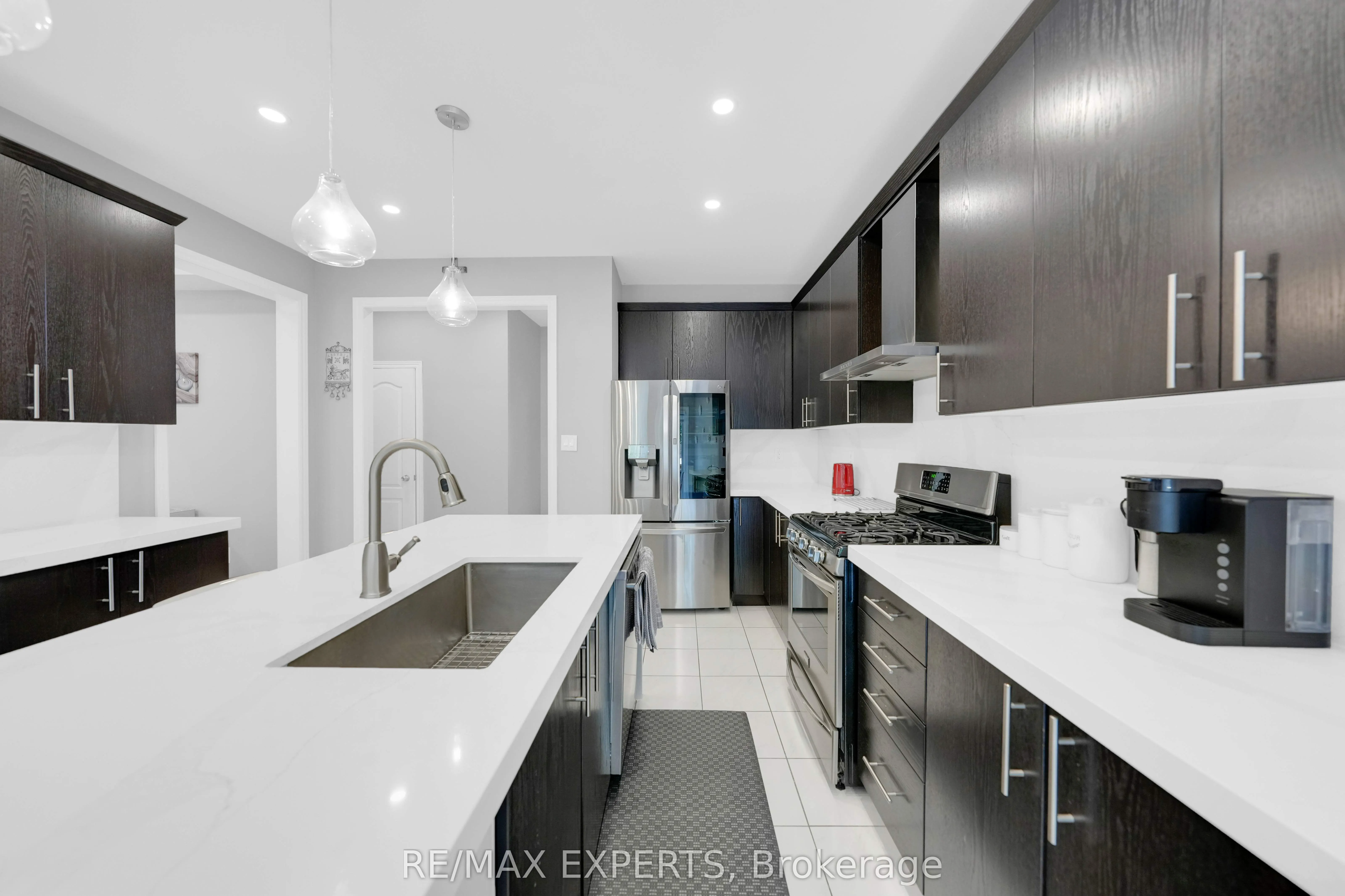 2190 Dawson Crescent