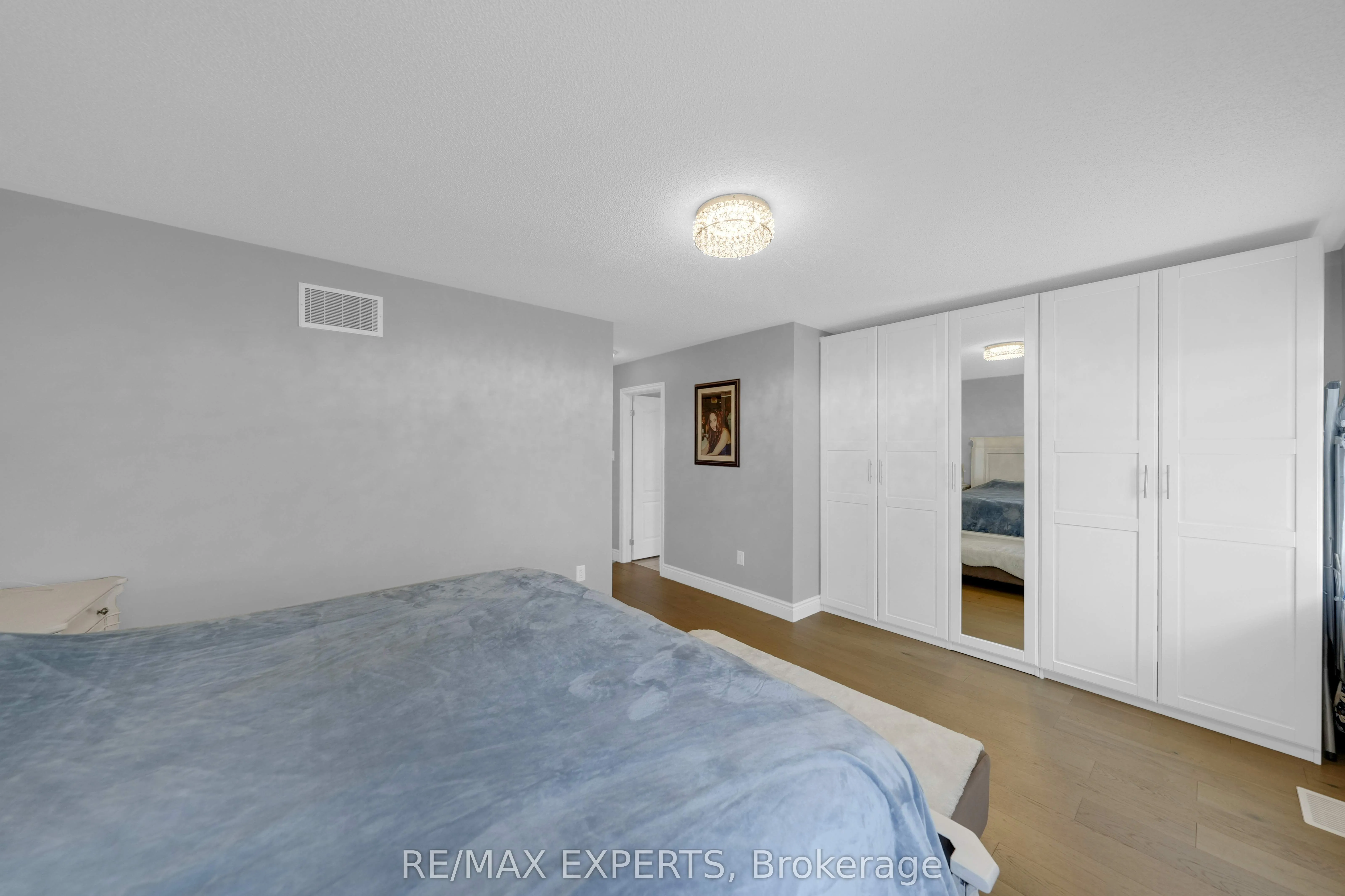 2190 Dawson Crescent