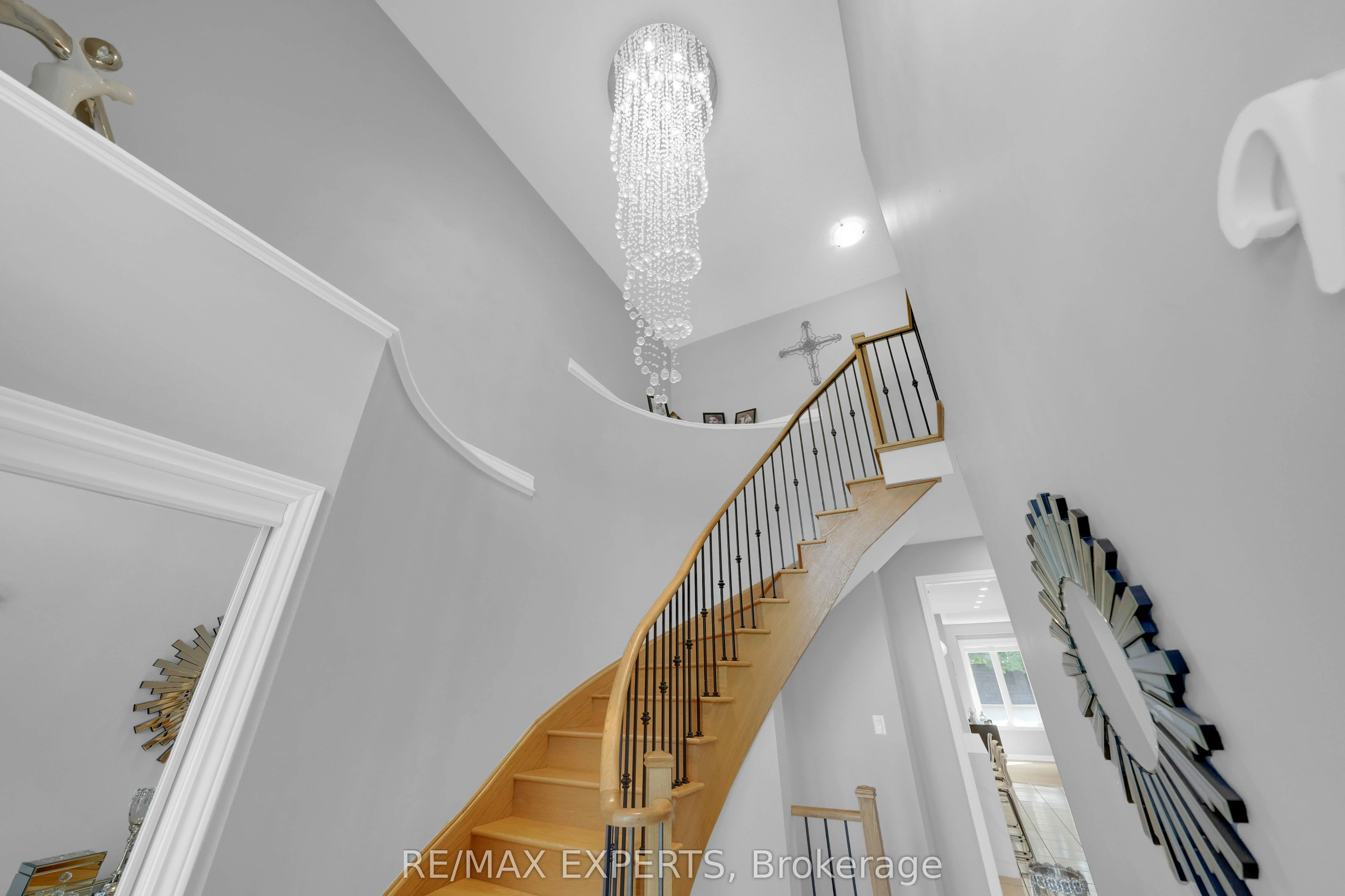 2190 Dawson Crescent