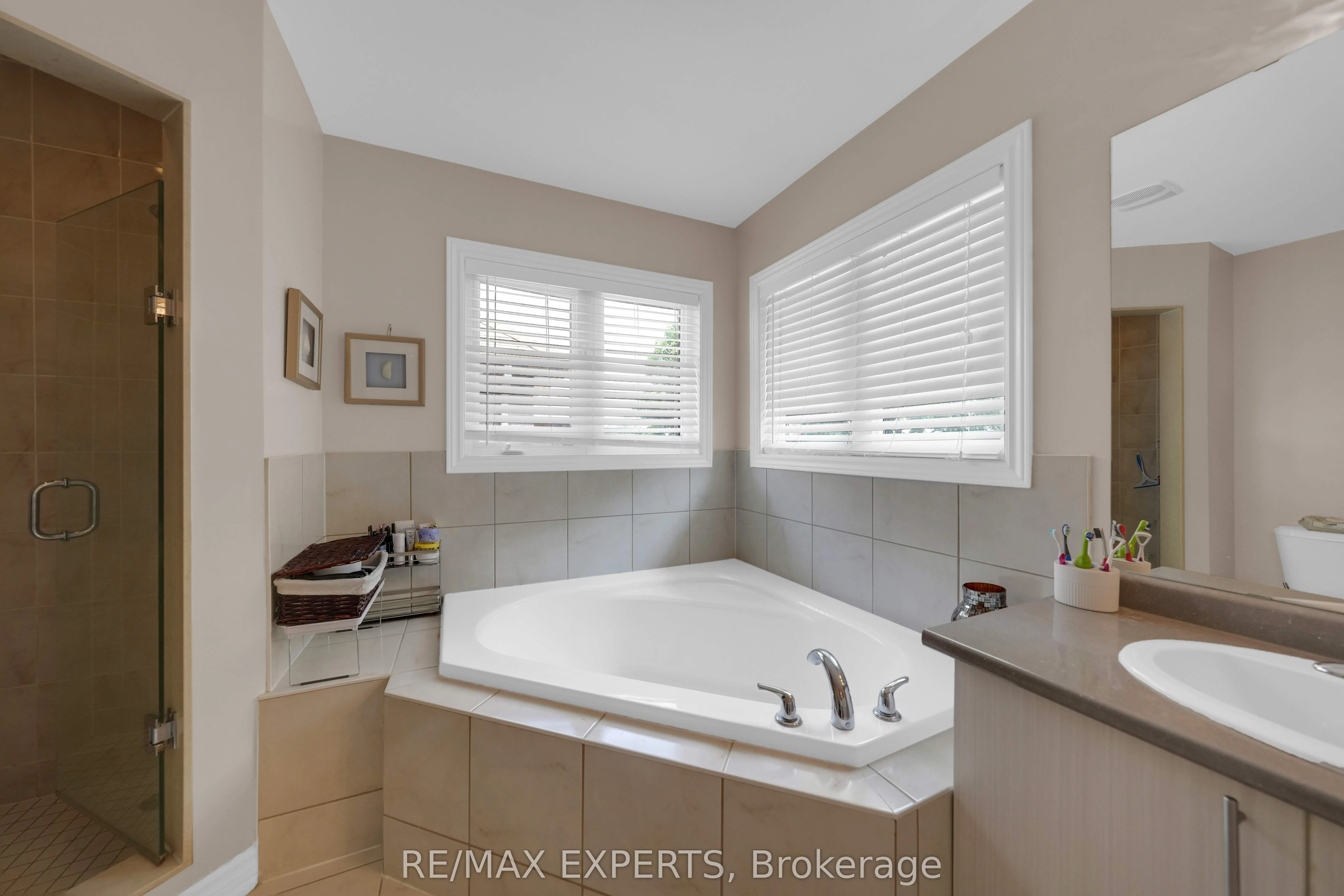 2190 Dawson Crescent